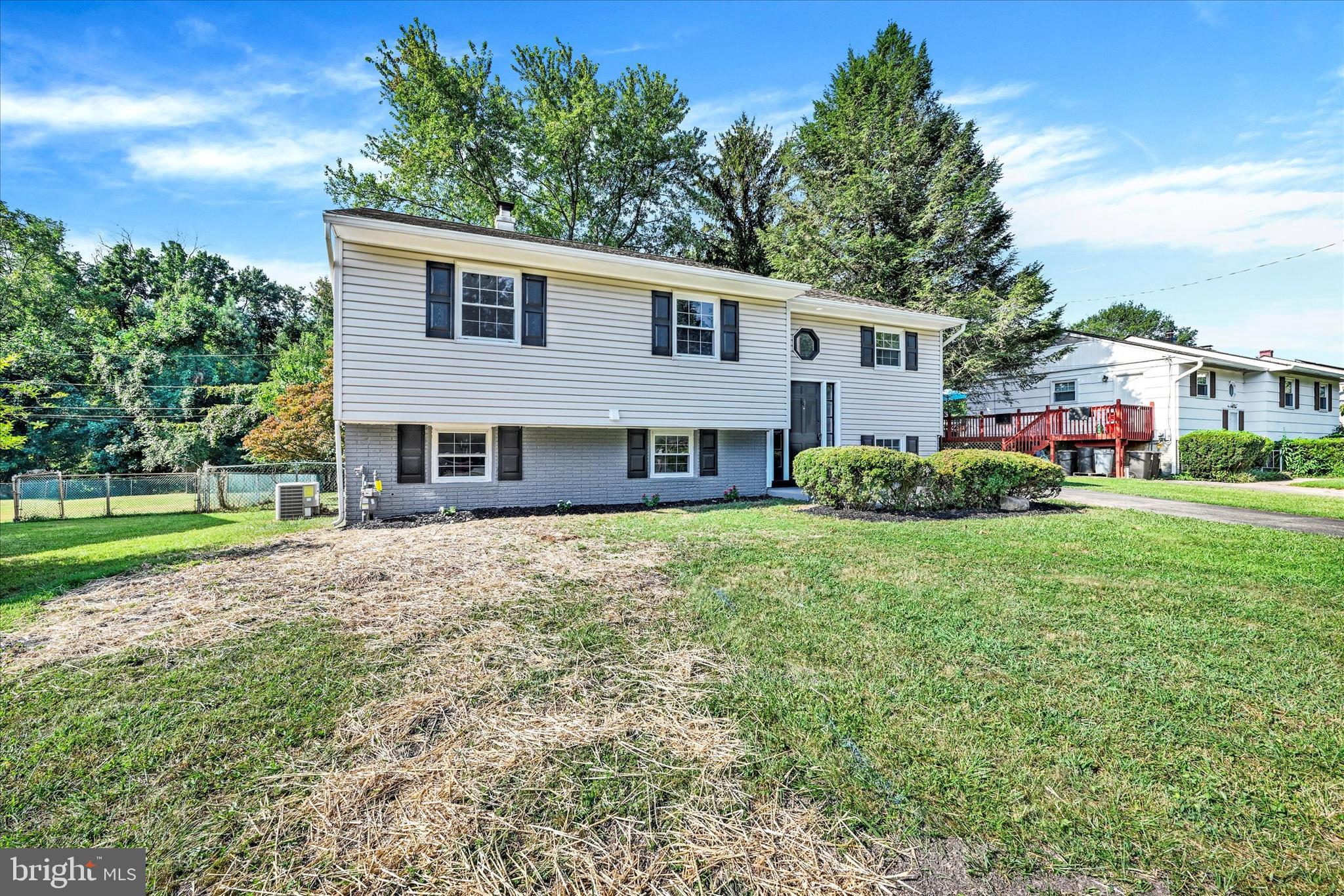 SUBURBIA - Residential