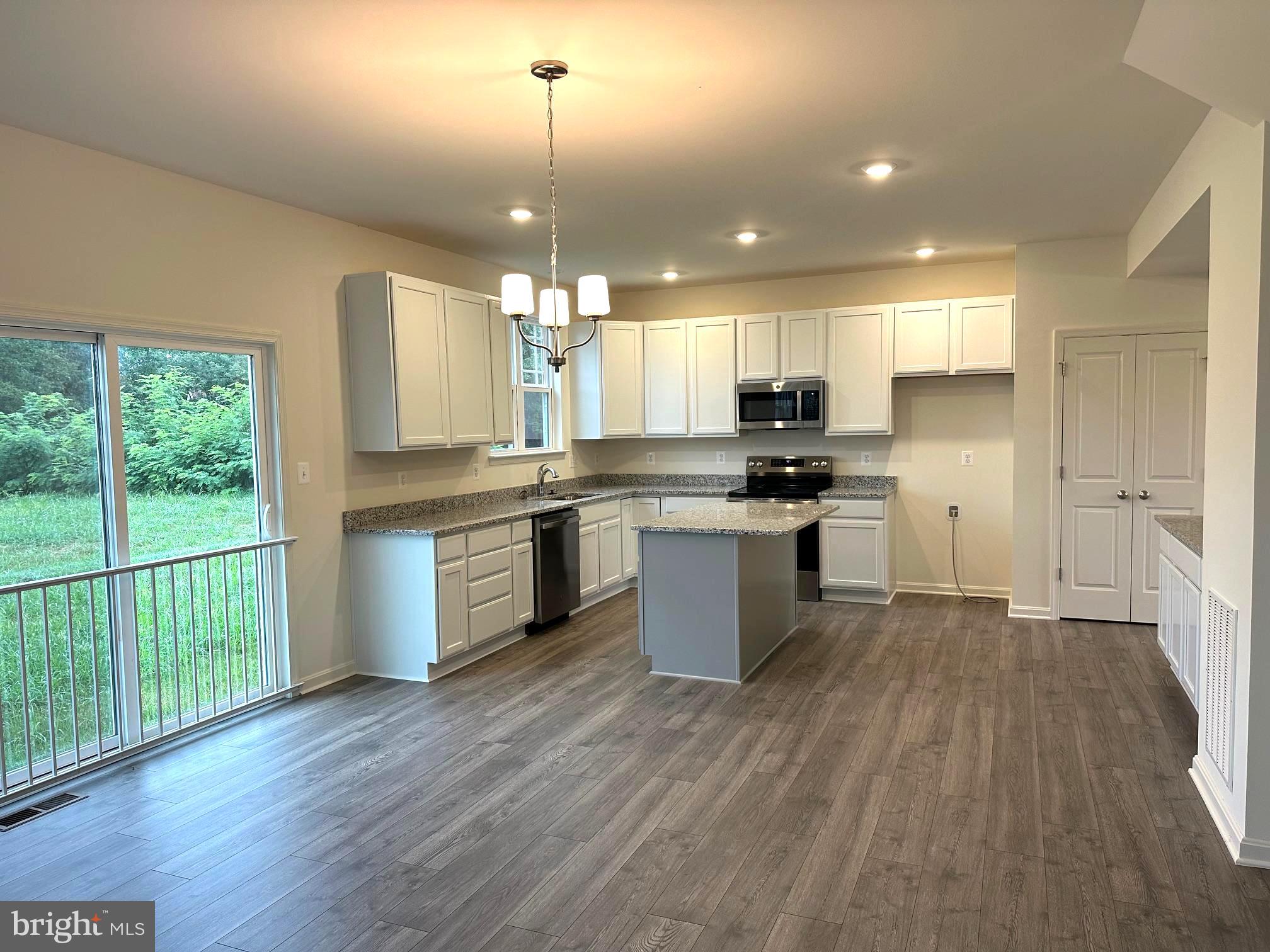 SOUTH HILLS - Residential