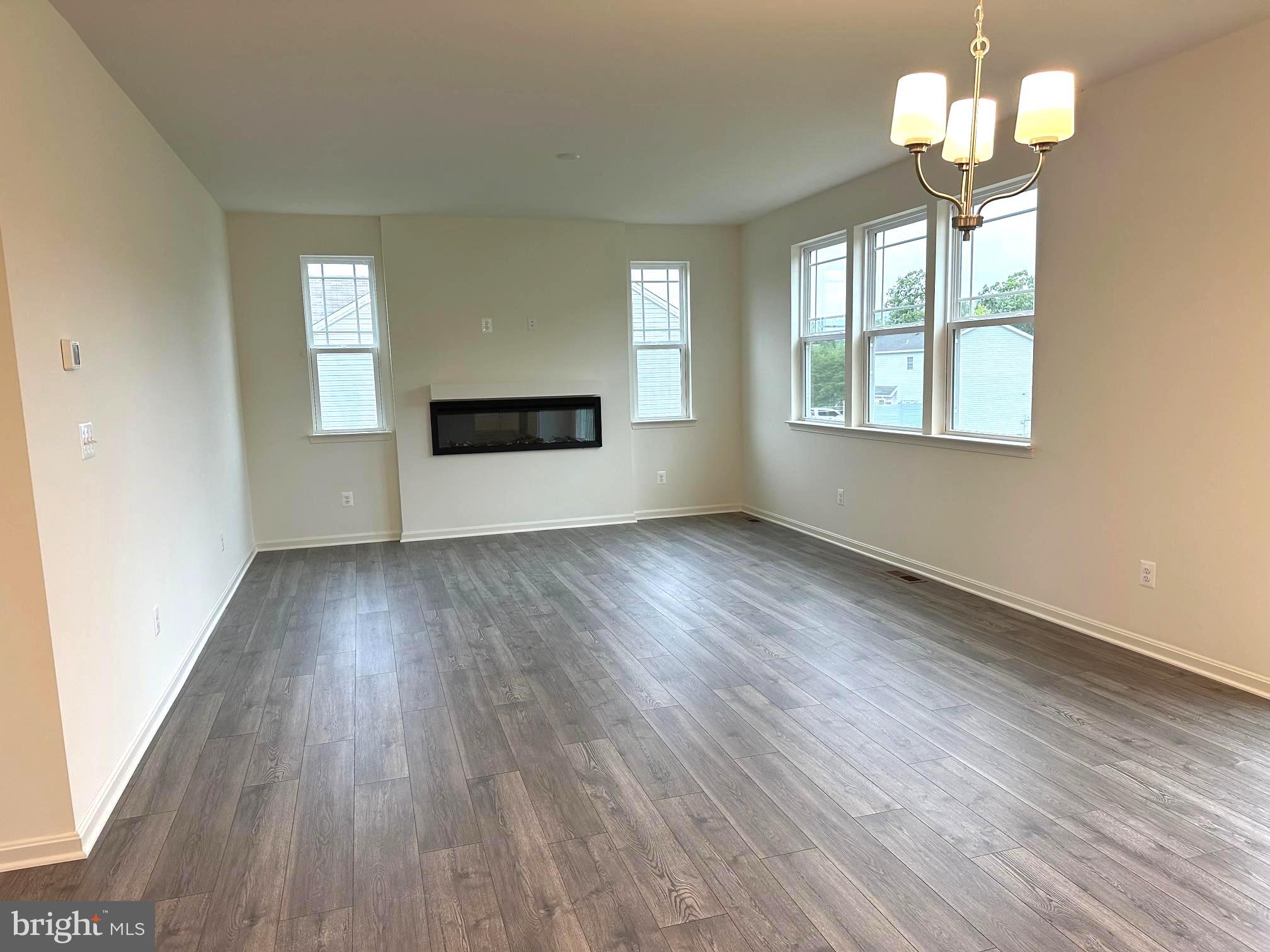 SOUTH HILLS - Residential