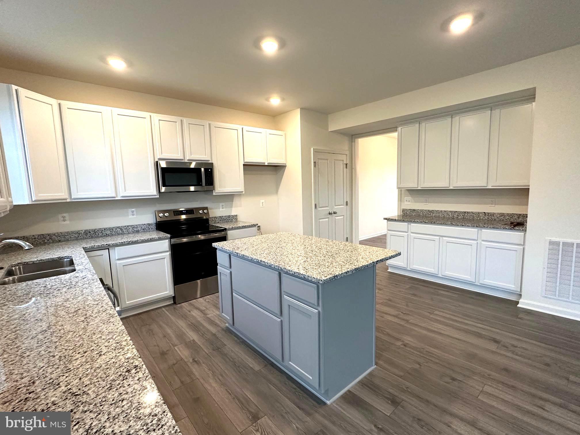 SOUTH HILLS - Residential