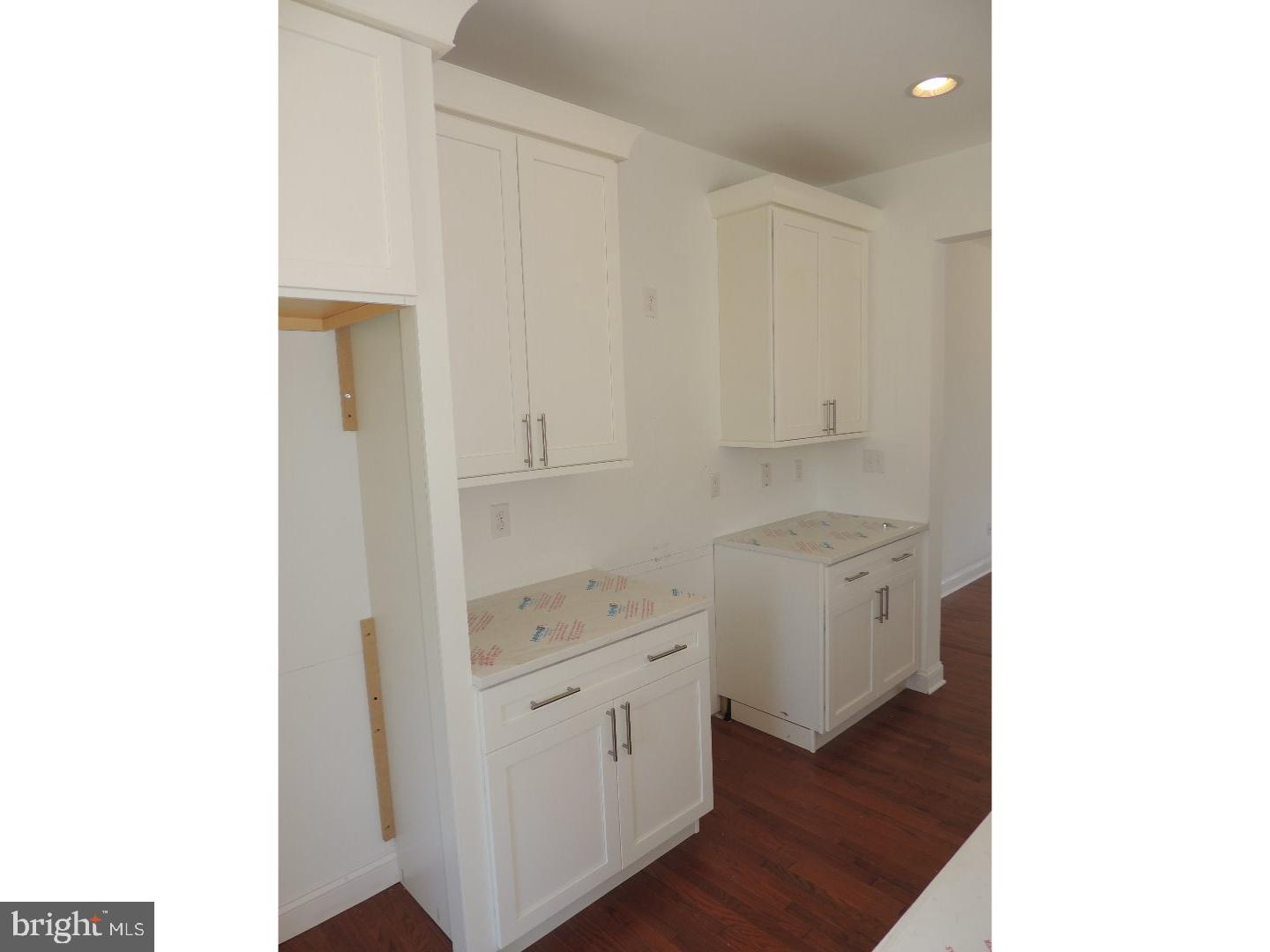 BERWYN VILLAGE COURT - Residential