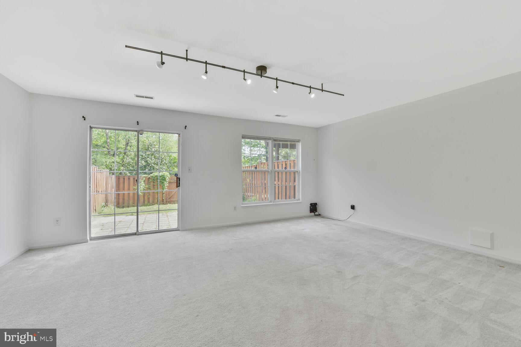 TRAILSIDE - Residential