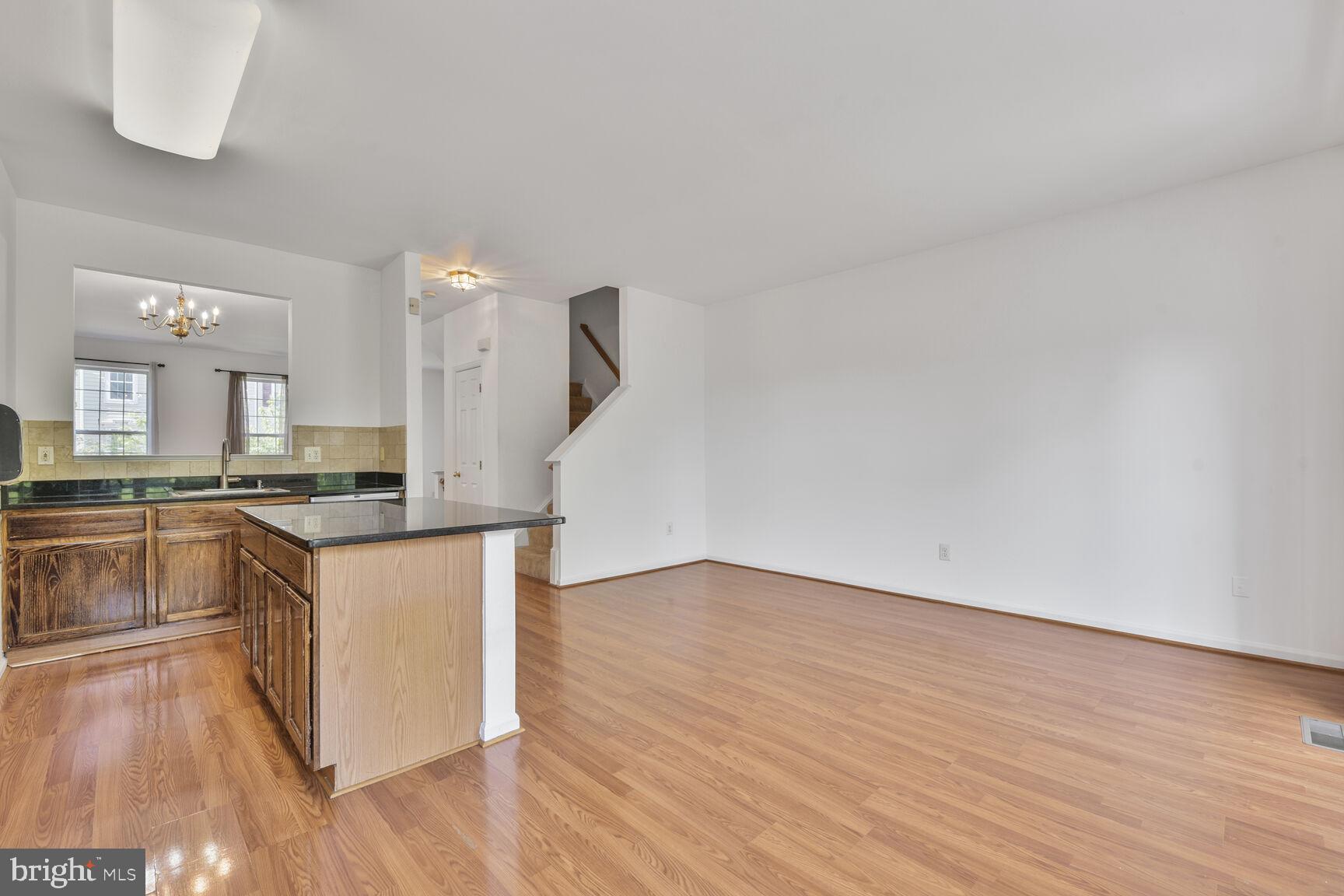 TRAILSIDE - Residential