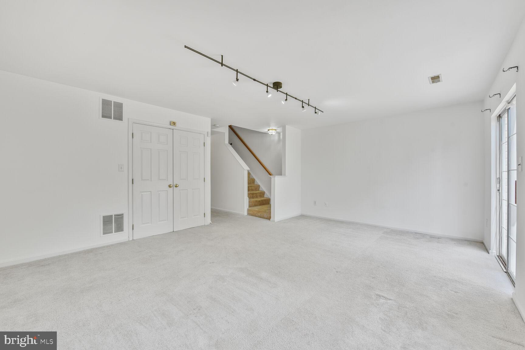 TRAILSIDE - Residential