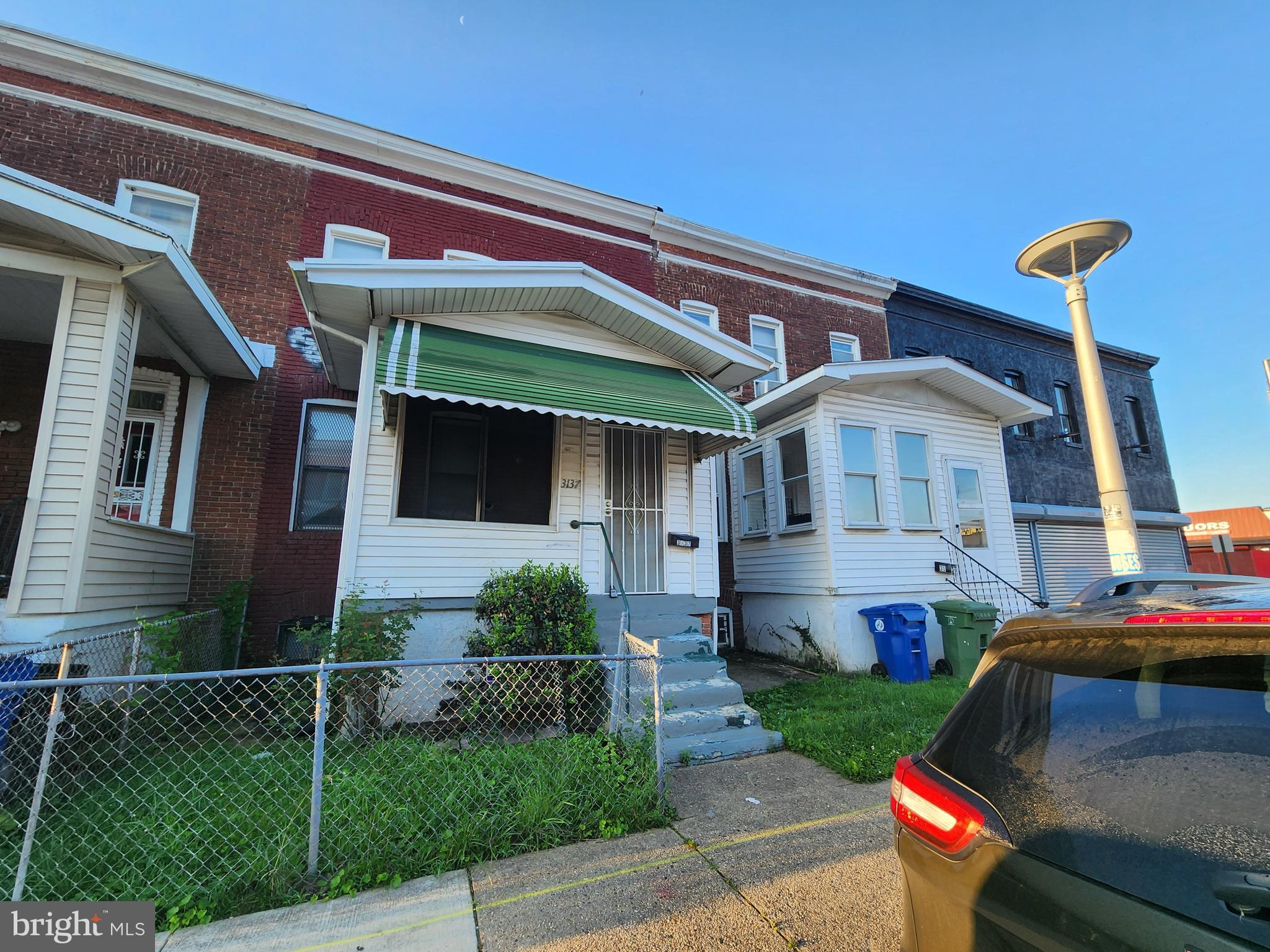 ONLINE AUCTION: Bidding begins 7/3/2025 @ 10:00 AM. Bidding ends 7/7/2025 @ 11:20 AM. List Price is Suggested Opening Bid. Deposit: $10,000
Two story commercially zoned porch-front located in the Central Park Heights neighborhood.
Nearby attractions include Pimlico Race Course, known for hosting the Preakness Stakes, and Cold Spring Park, which offers green space, trails, and recreation.
Major traffic arteries include W Cold Spring Ln and Park Heights Ave.
Property is believed to be vacant.