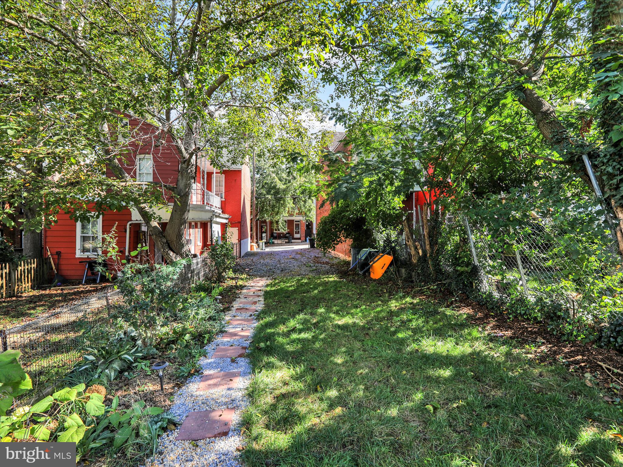 CABBAGE HILL - Residential