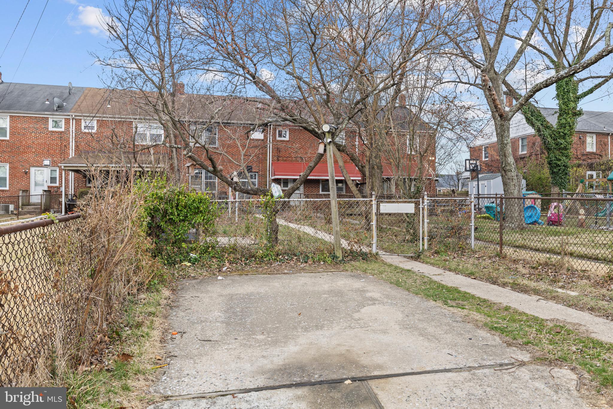 IDLEWOOD - Residential Lease