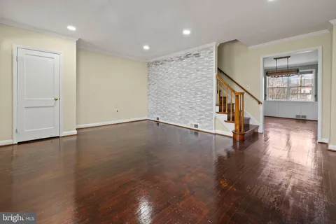 MLS: MDBA2160940