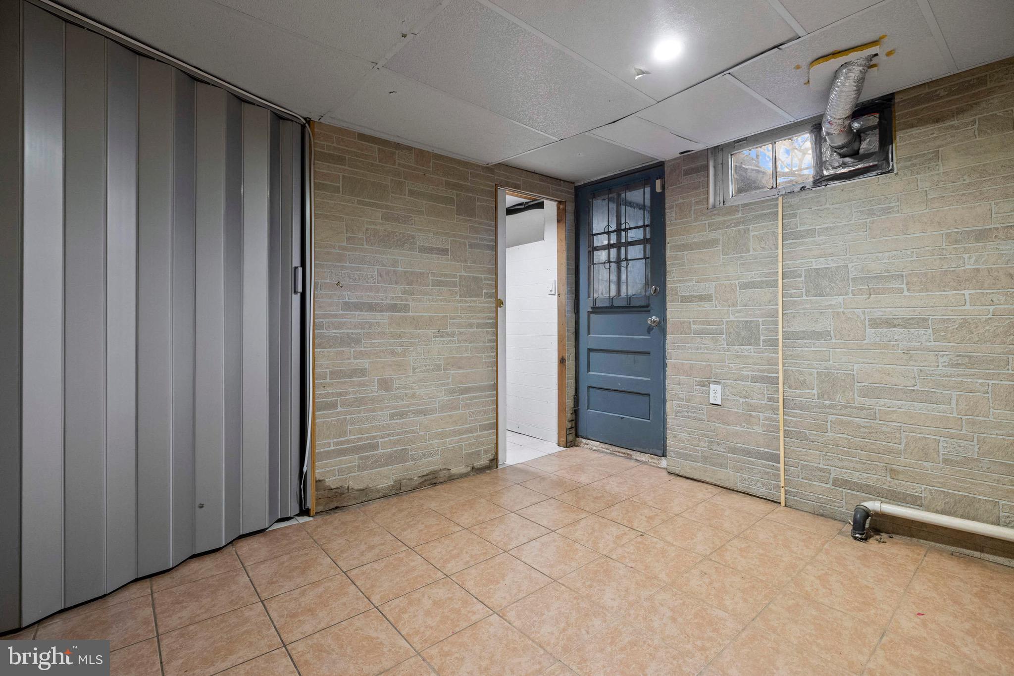 IDLEWOOD - Residential Lease