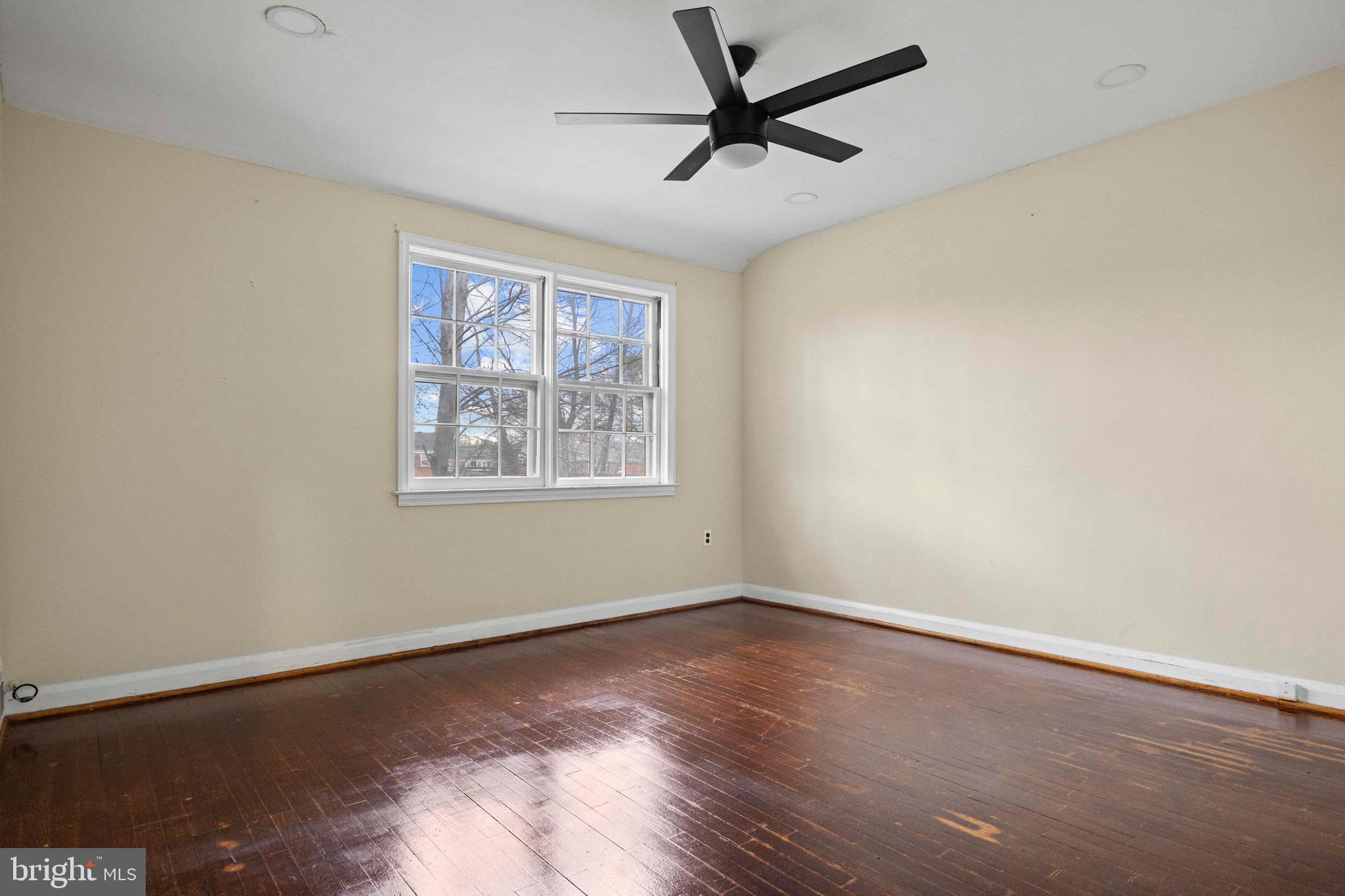 IDLEWOOD - Residential Lease