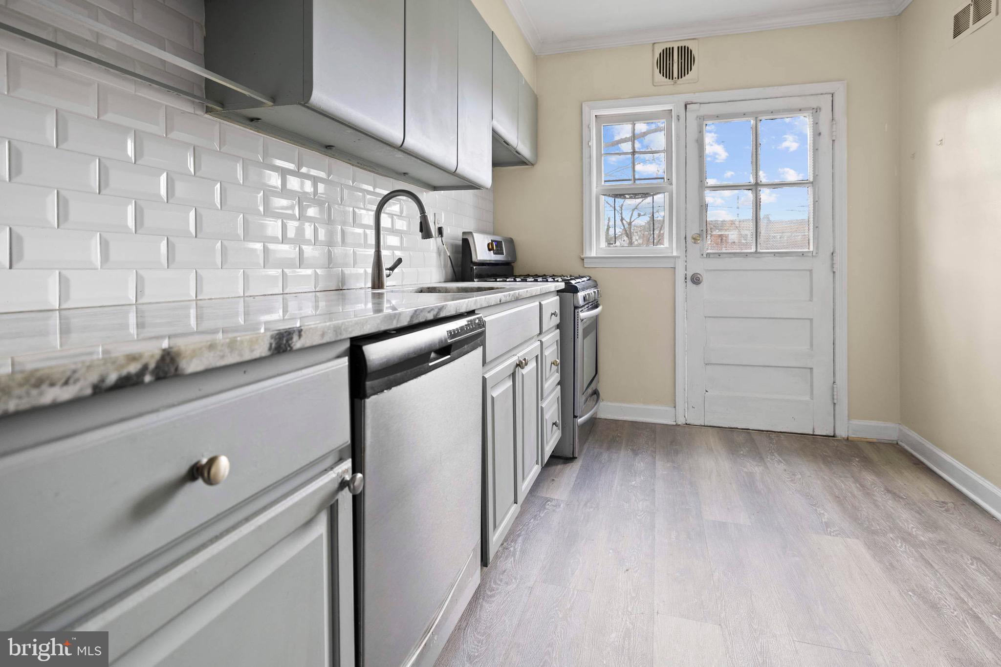 IDLEWOOD - Residential Lease
