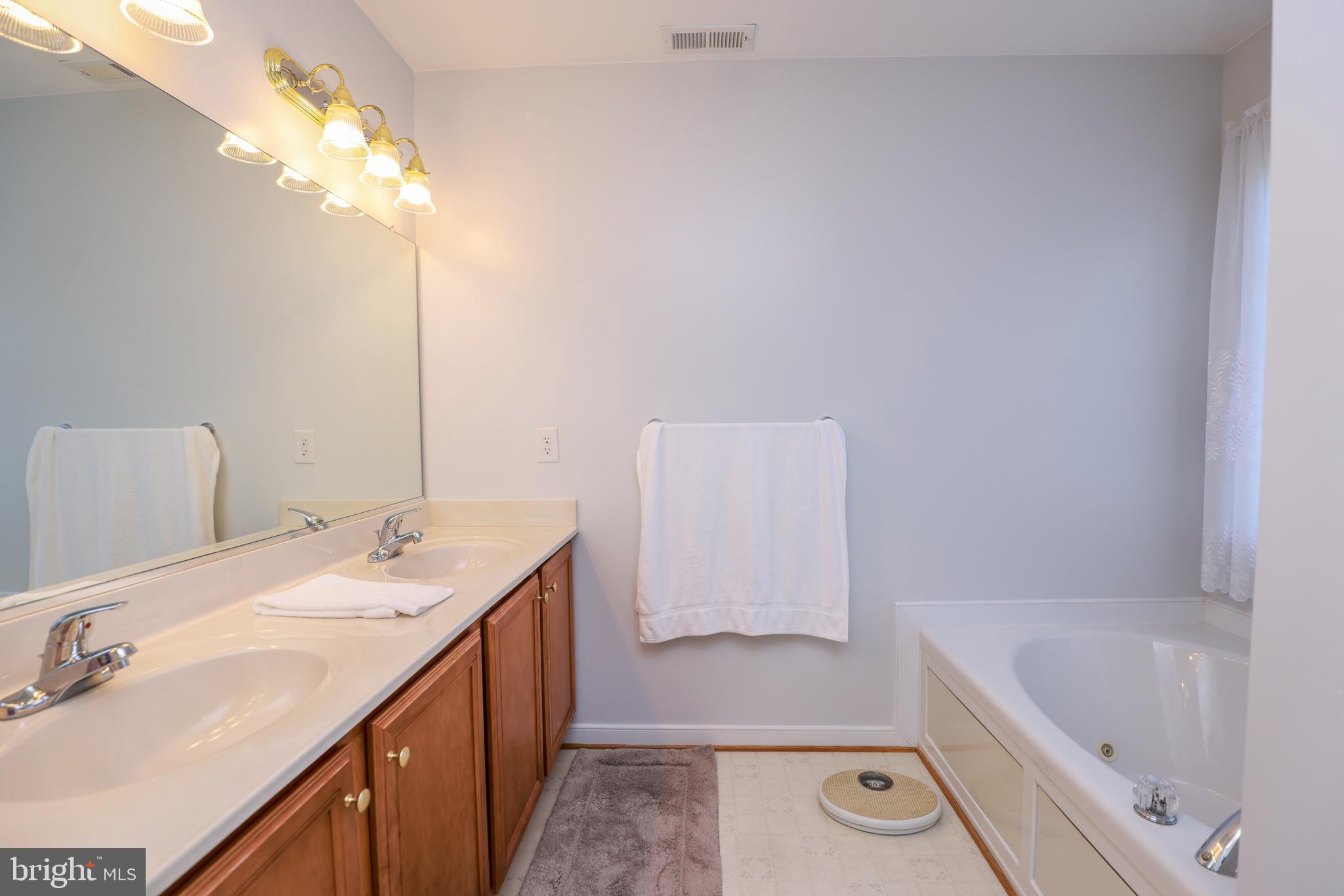 QUALLA FARMS - Residential