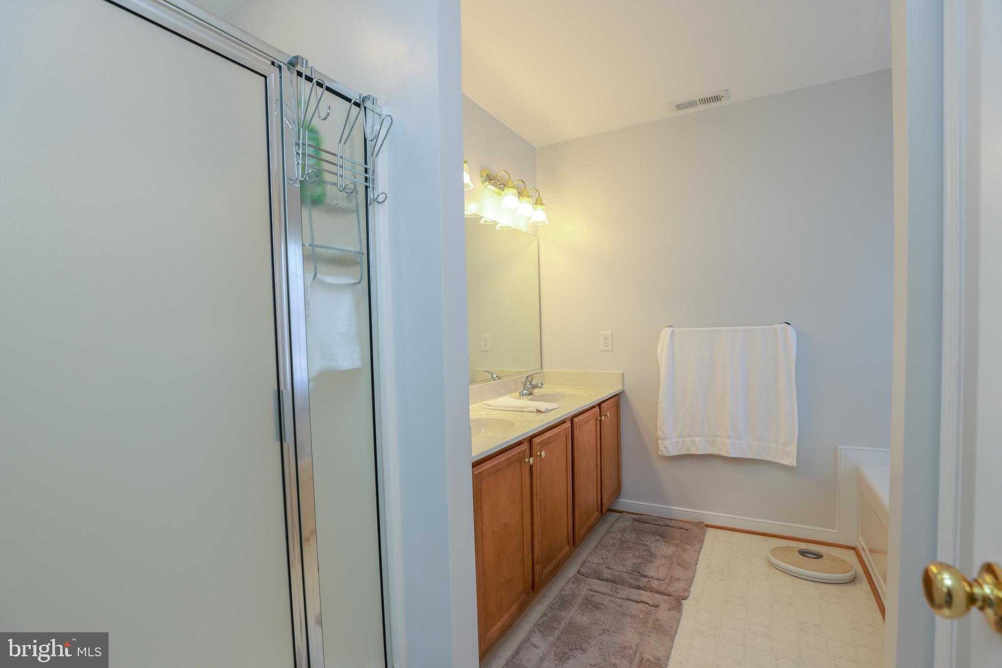 QUALLA FARMS - Residential