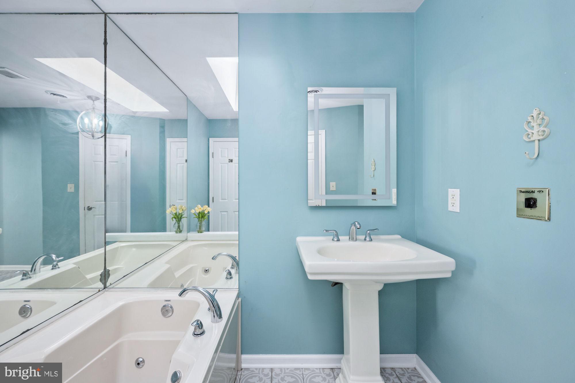 CAMELOT - Residential