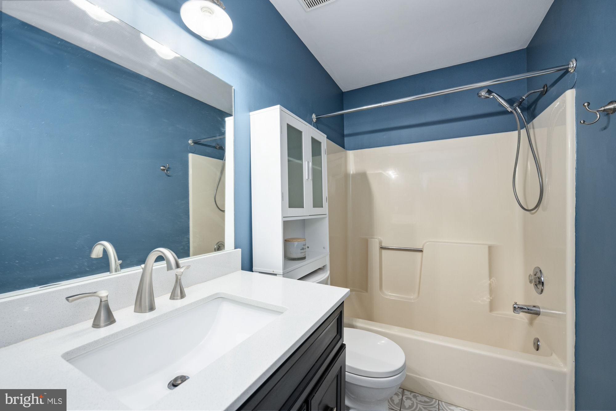 CAMELOT - Residential