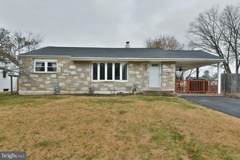 208 MARILYN ROAD HATBORO PA 19040