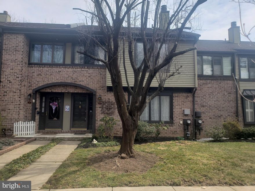 Original owner is selling! You must see this well maintained home in the desirable Headley Trace Community. The  is well maintained and has been loved by the seller. Council Rock Schools and close to the highways!  This home has a great layout and needs some cosmetic updates.