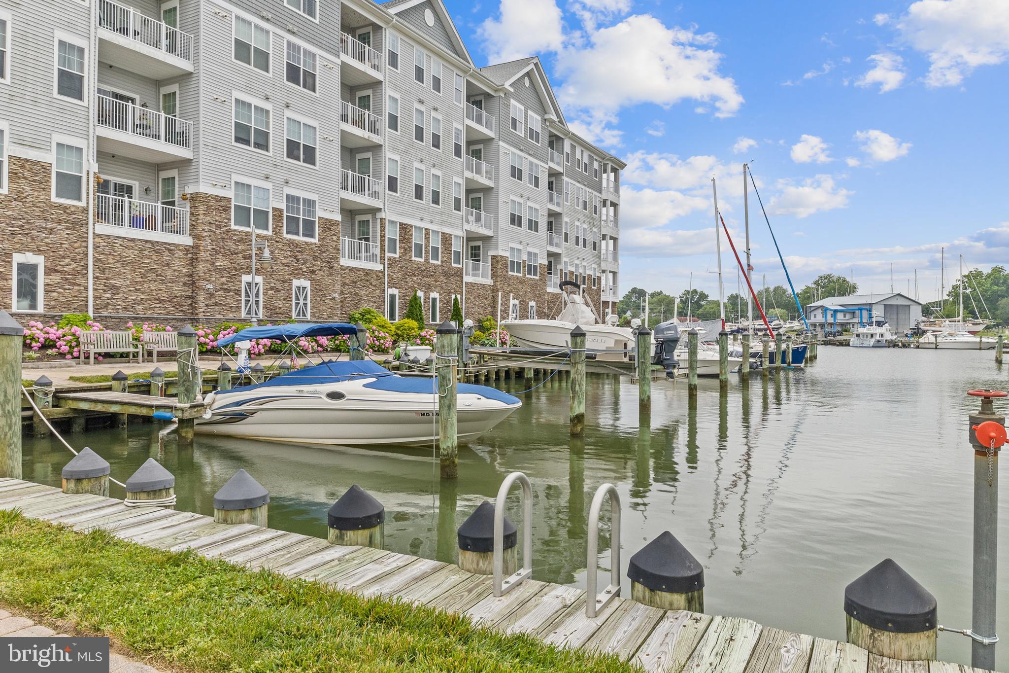 DEEP HARBOR - Residential