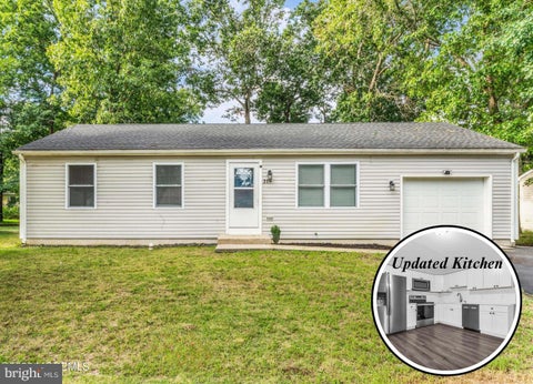 Photo of 219 Tulip Street, BROWNS MILLS, NJ 08015 (MLS # NJBL2119970)
