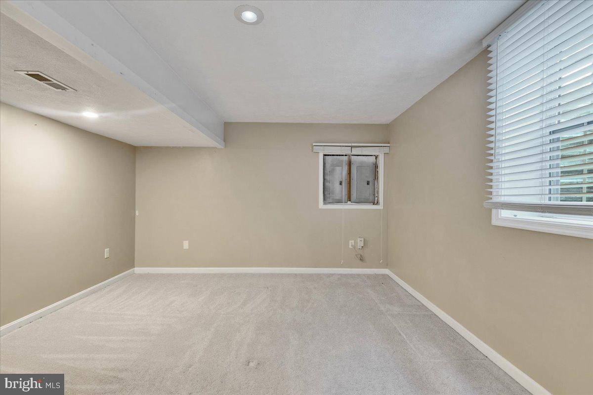 SARATOGA HUNT - Residential Lease