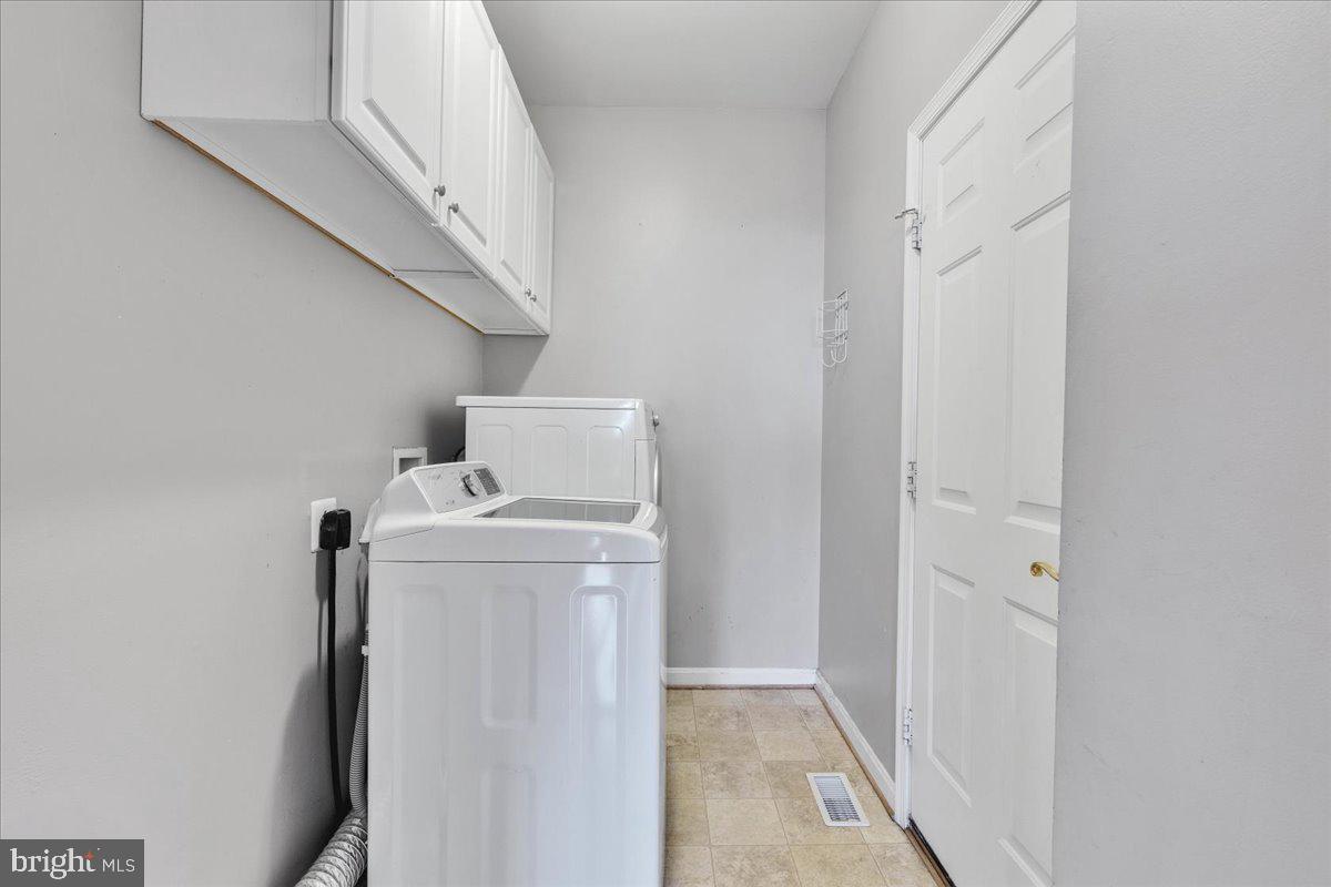 SARATOGA HUNT - Residential Lease