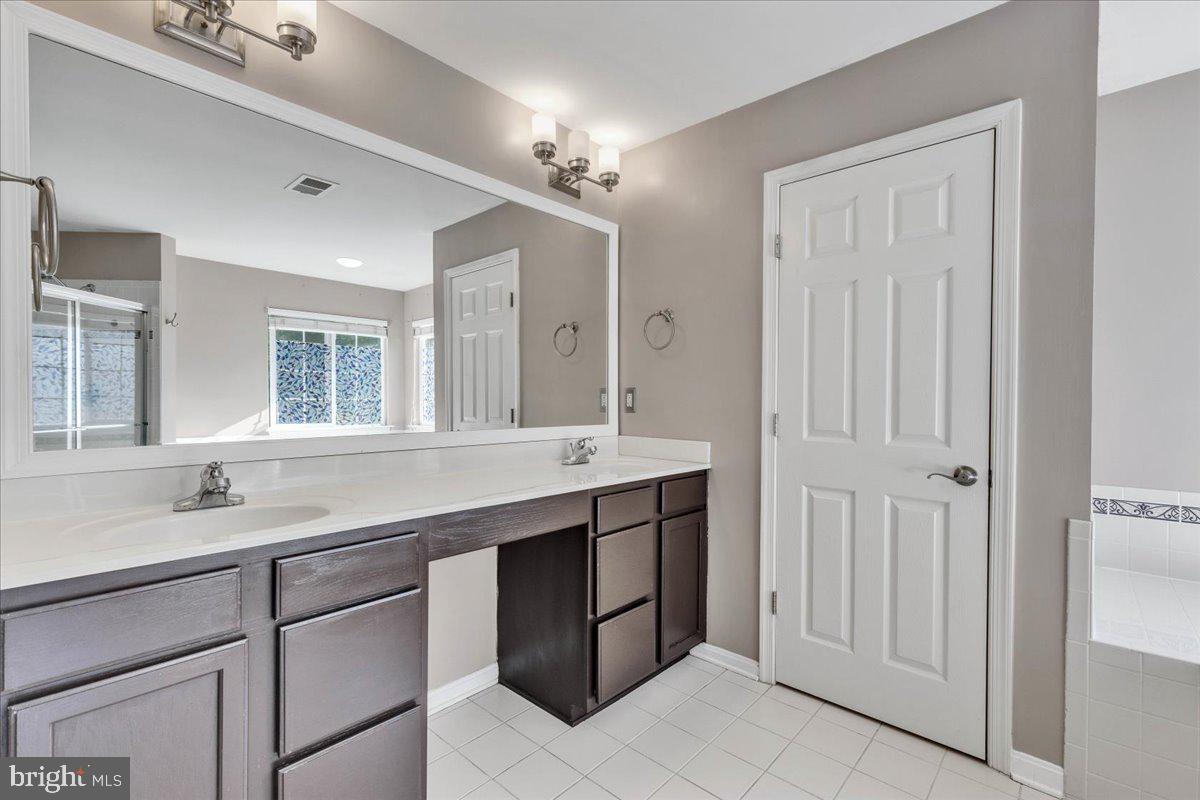 SARATOGA HUNT - Residential Lease