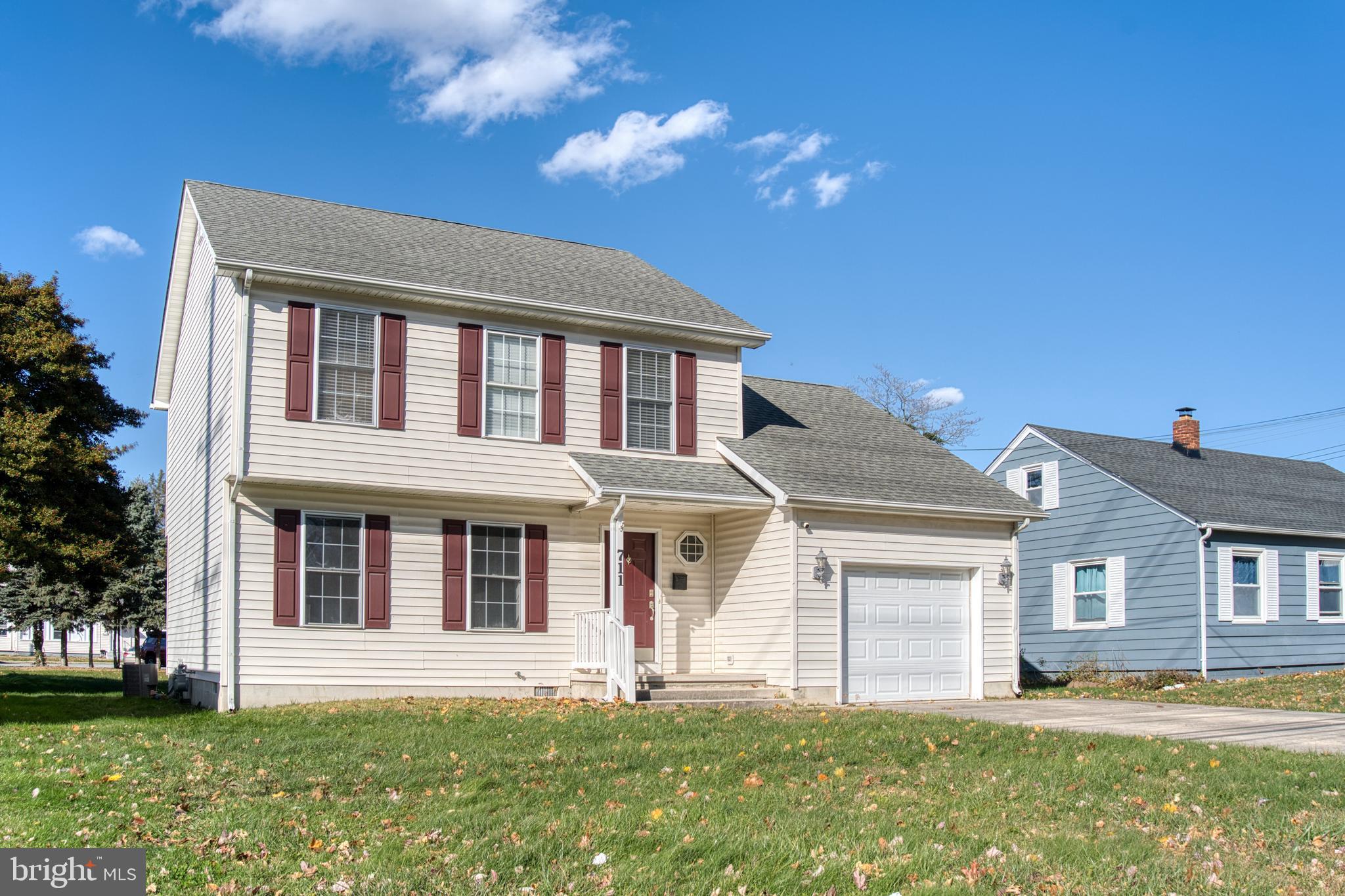 711 E DIVISION STREET