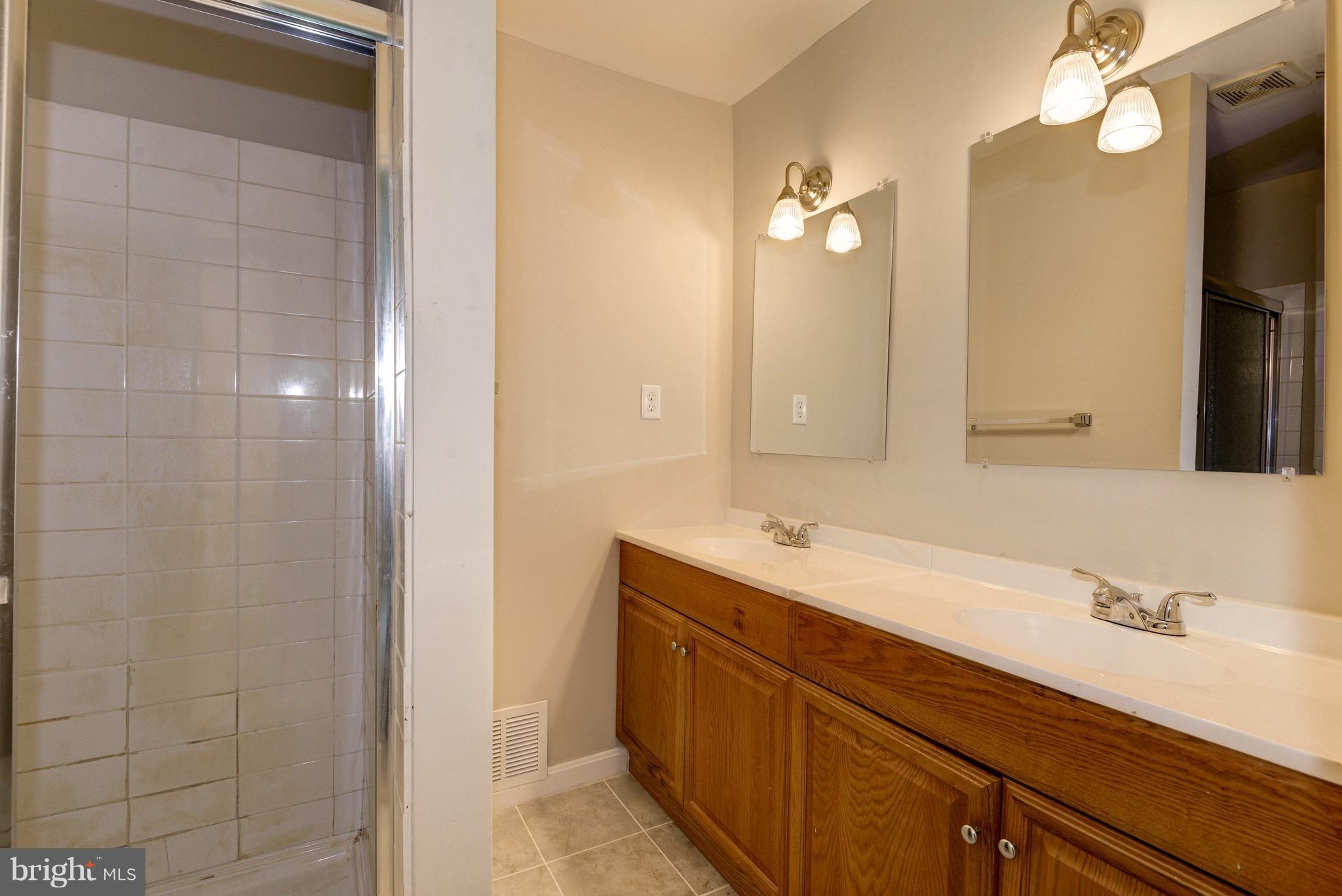 HARBOR HILLS - Residential