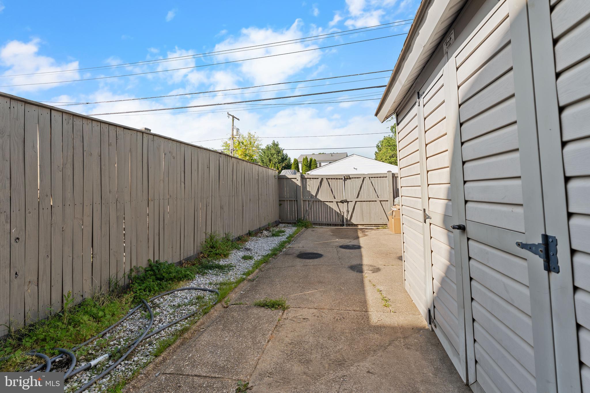 EASTFIELD - Residential