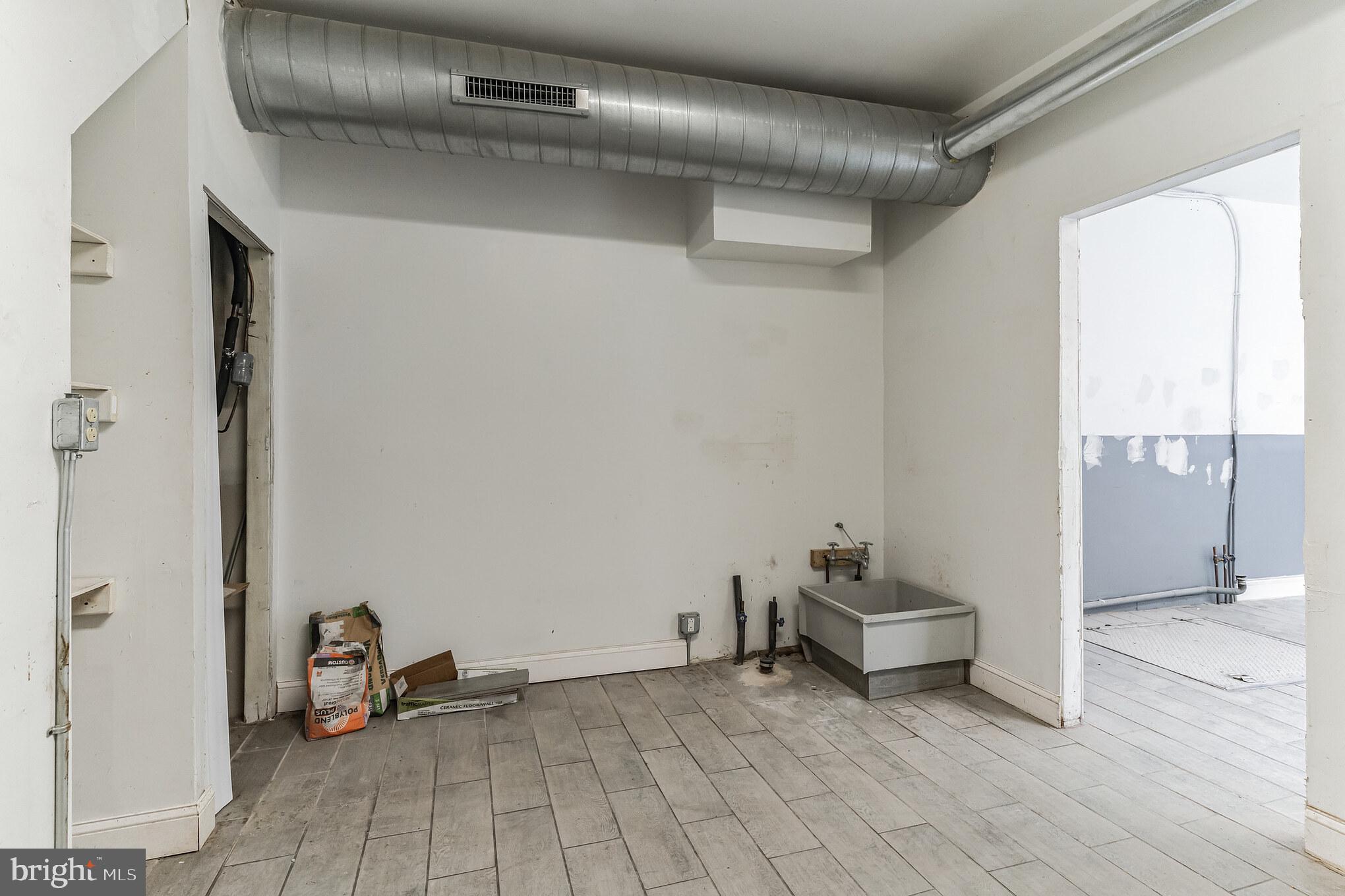 SOUTH STREET - Commercial Lease