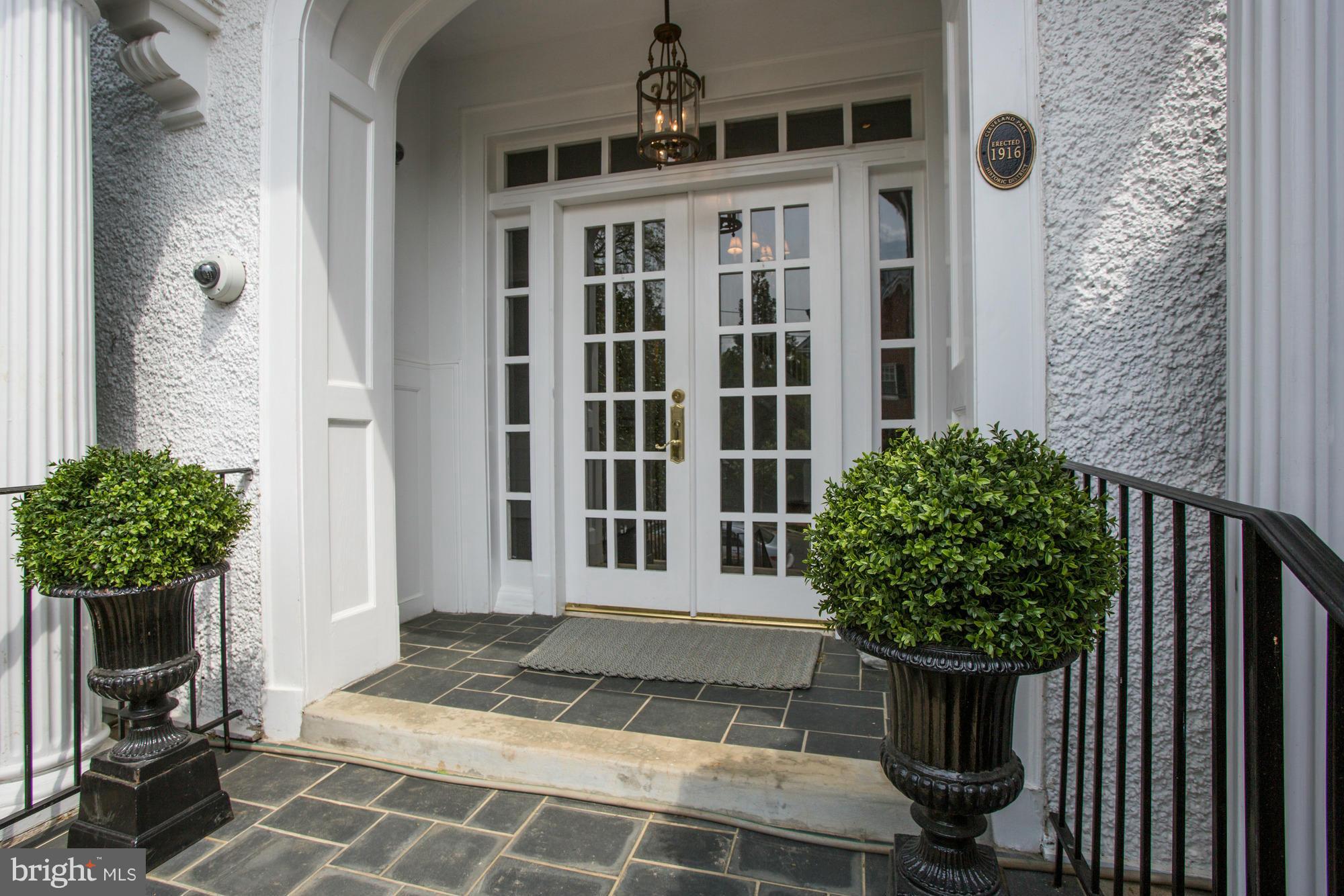 CLEVELAND PARK - Residential