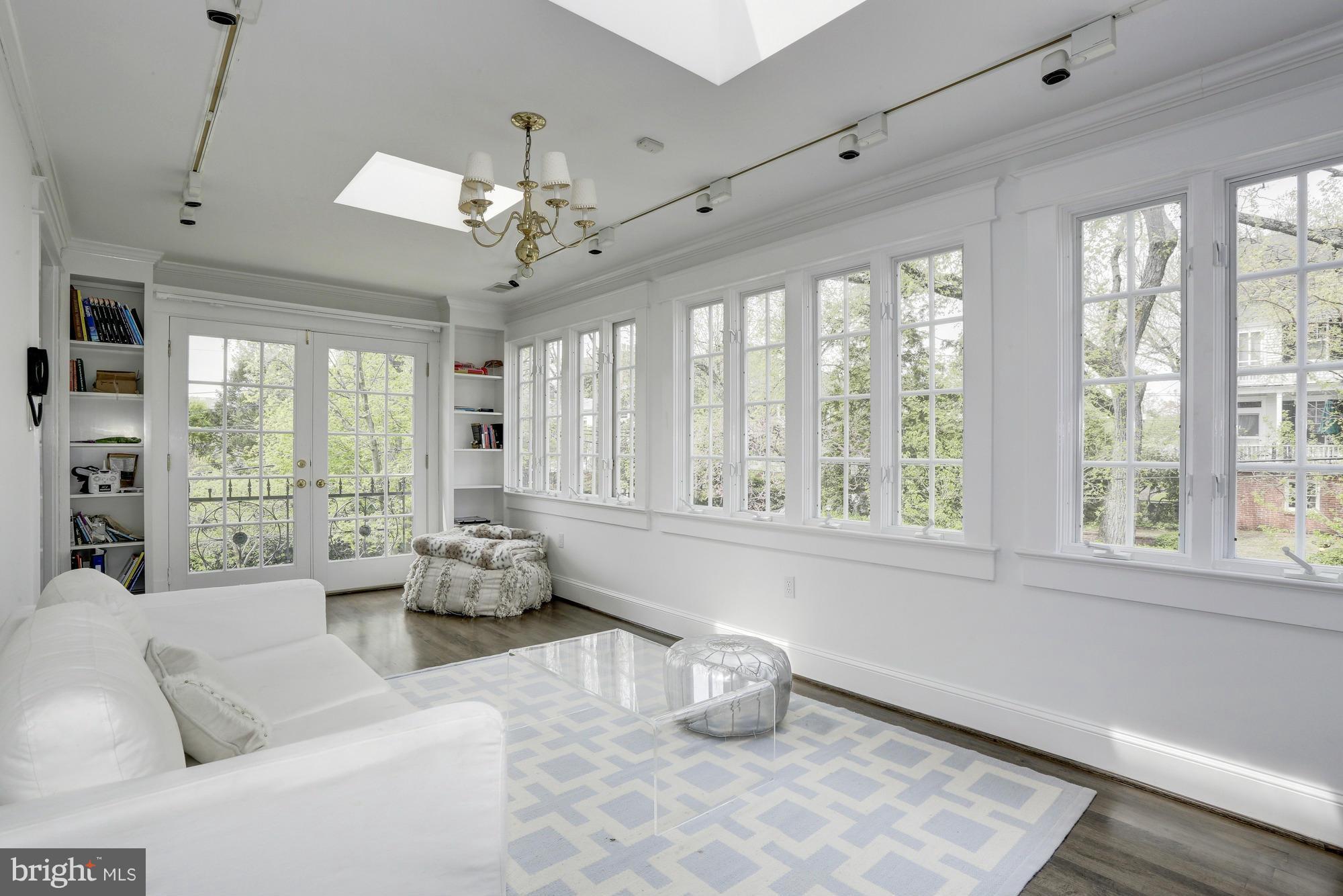 CLEVELAND PARK - Residential