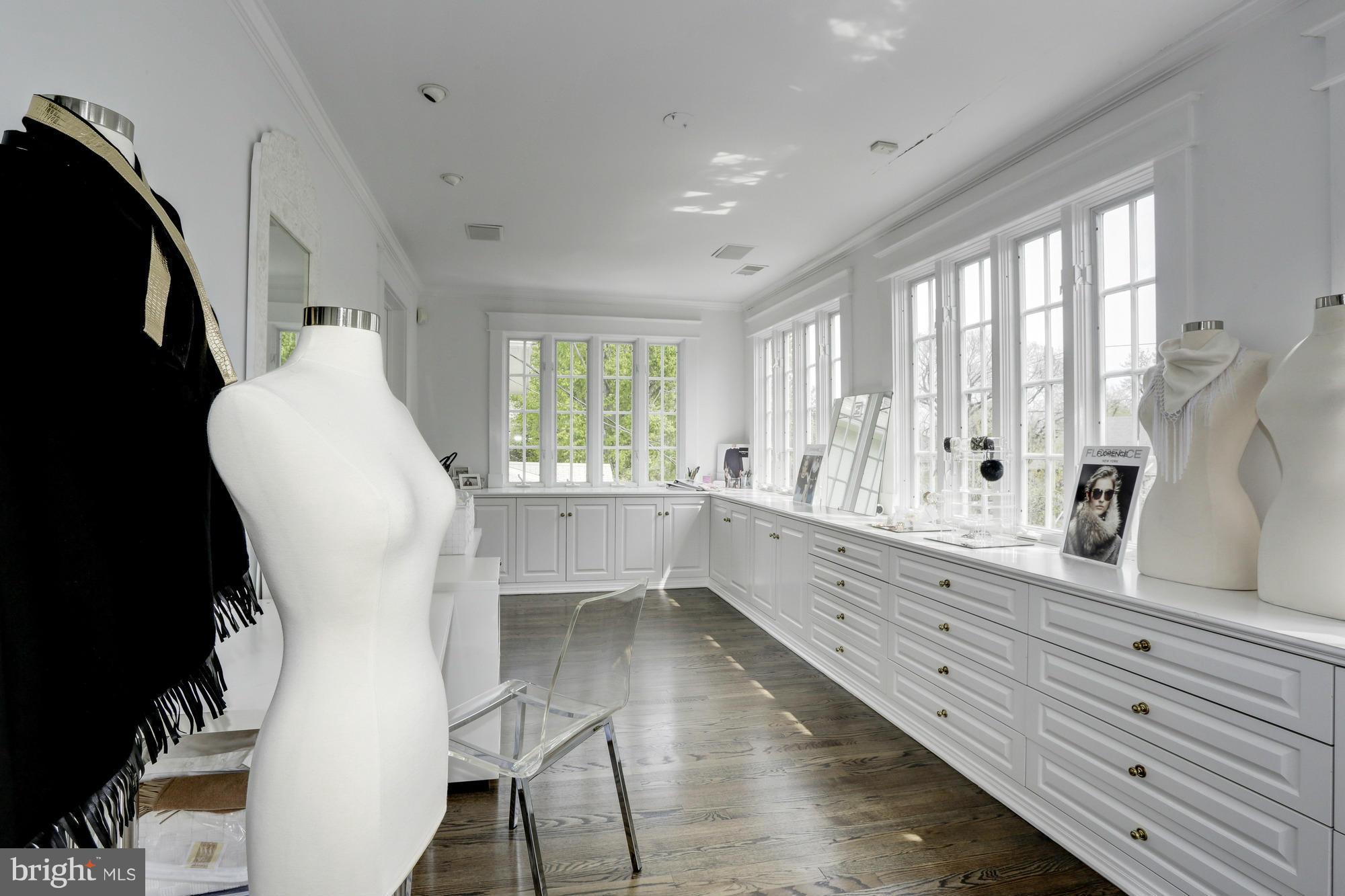 CLEVELAND PARK - Residential