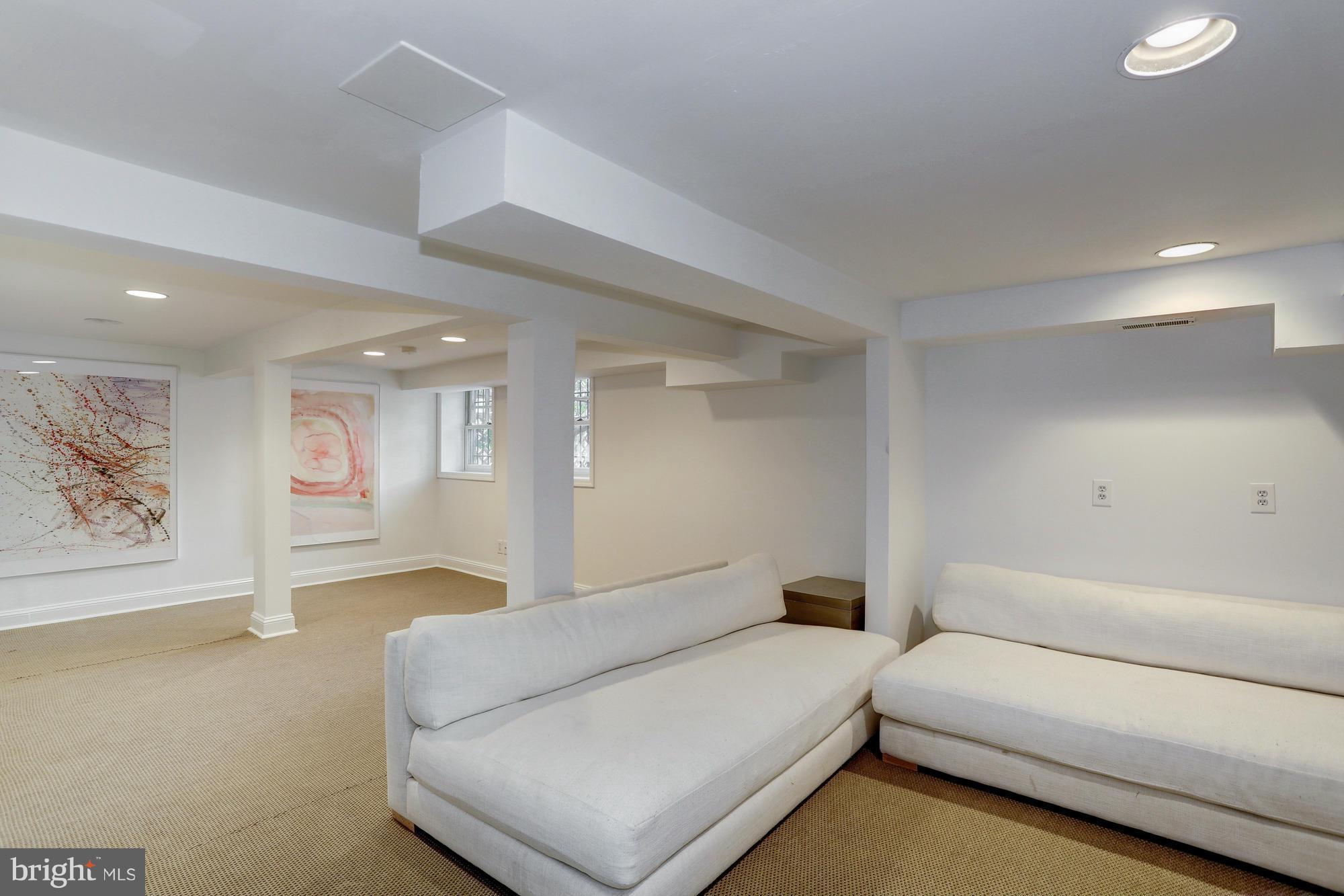 CLEVELAND PARK - Residential