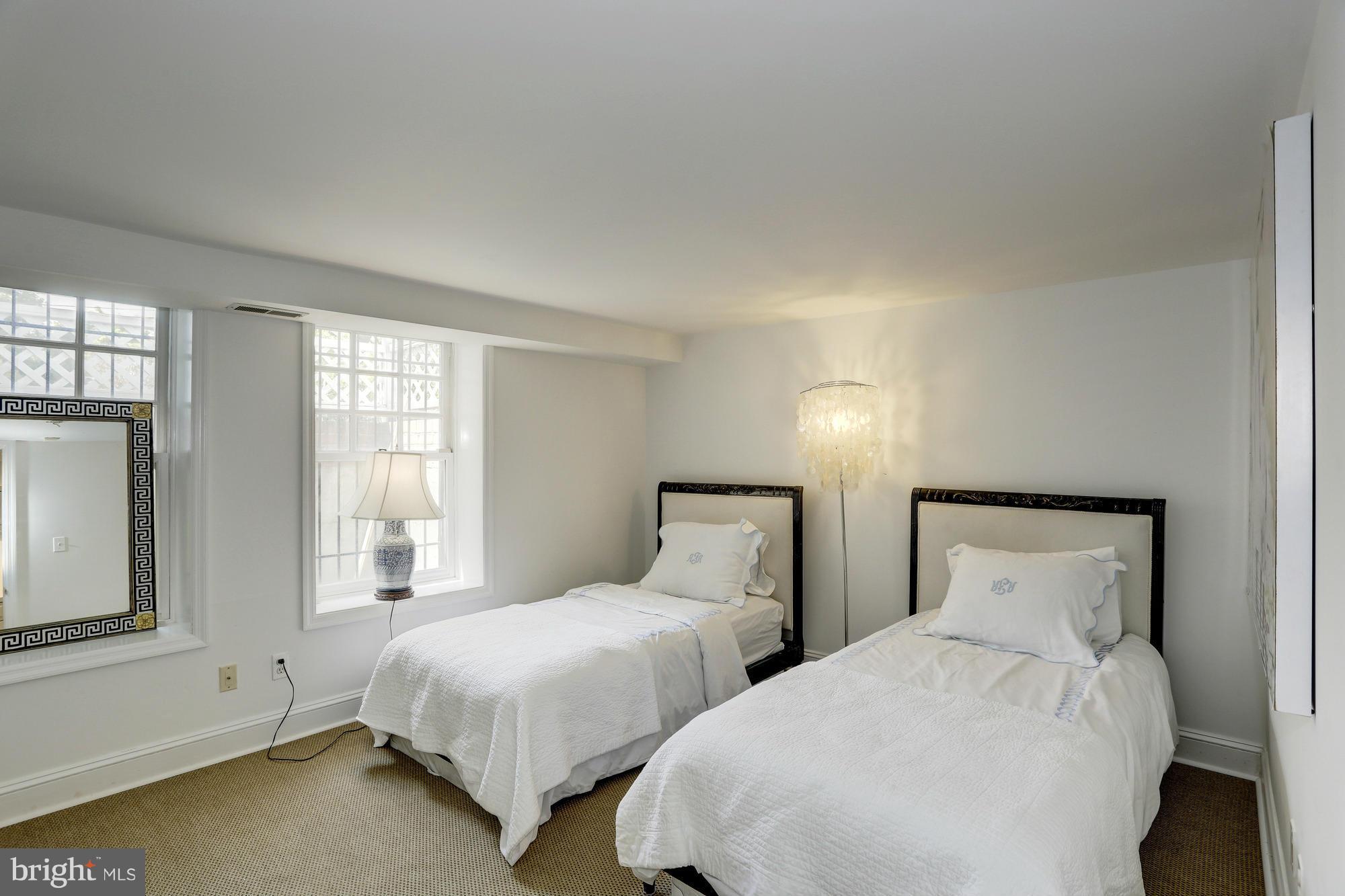 CLEVELAND PARK - Residential