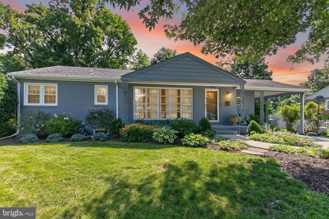 Photo of 7915 Bainbridge Road, ALEXANDRIA, VA 22308 (MLS # VAFX2328290)