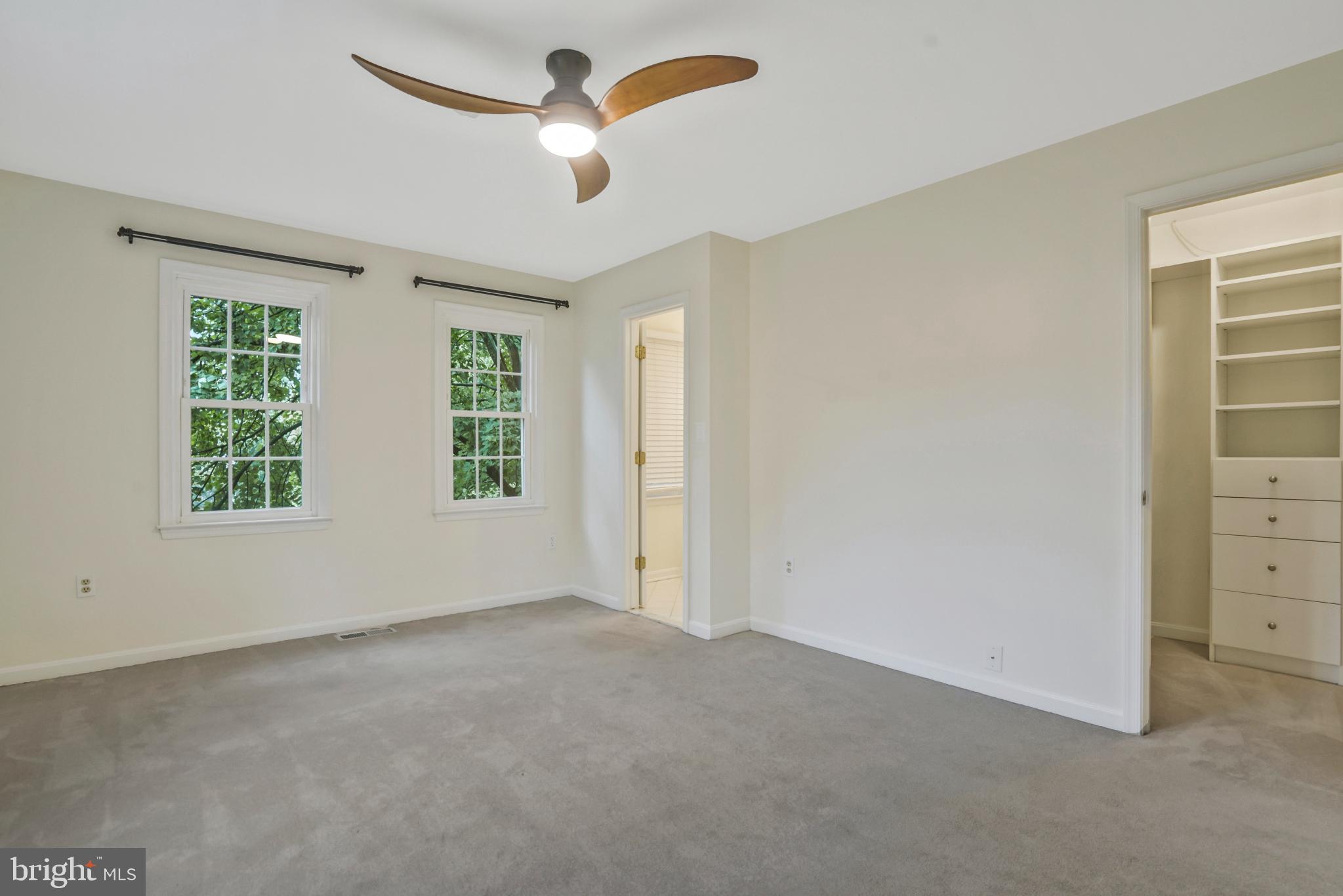 MANCHESTER SQUARE - Residential Lease