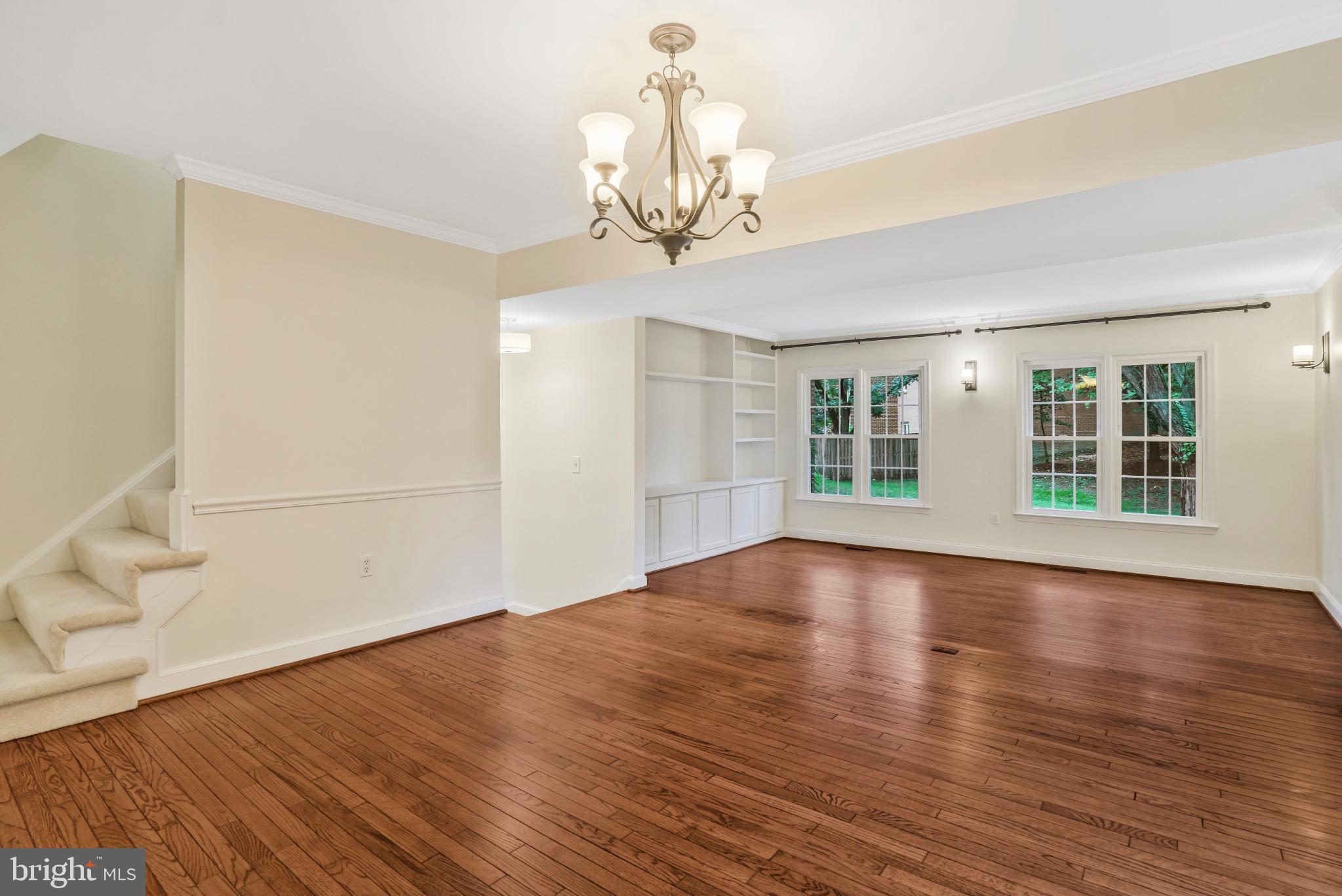 MANCHESTER SQUARE - Residential Lease