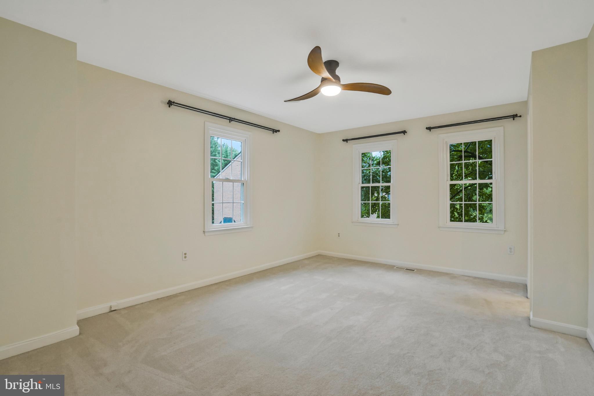 MANCHESTER SQUARE - Residential Lease