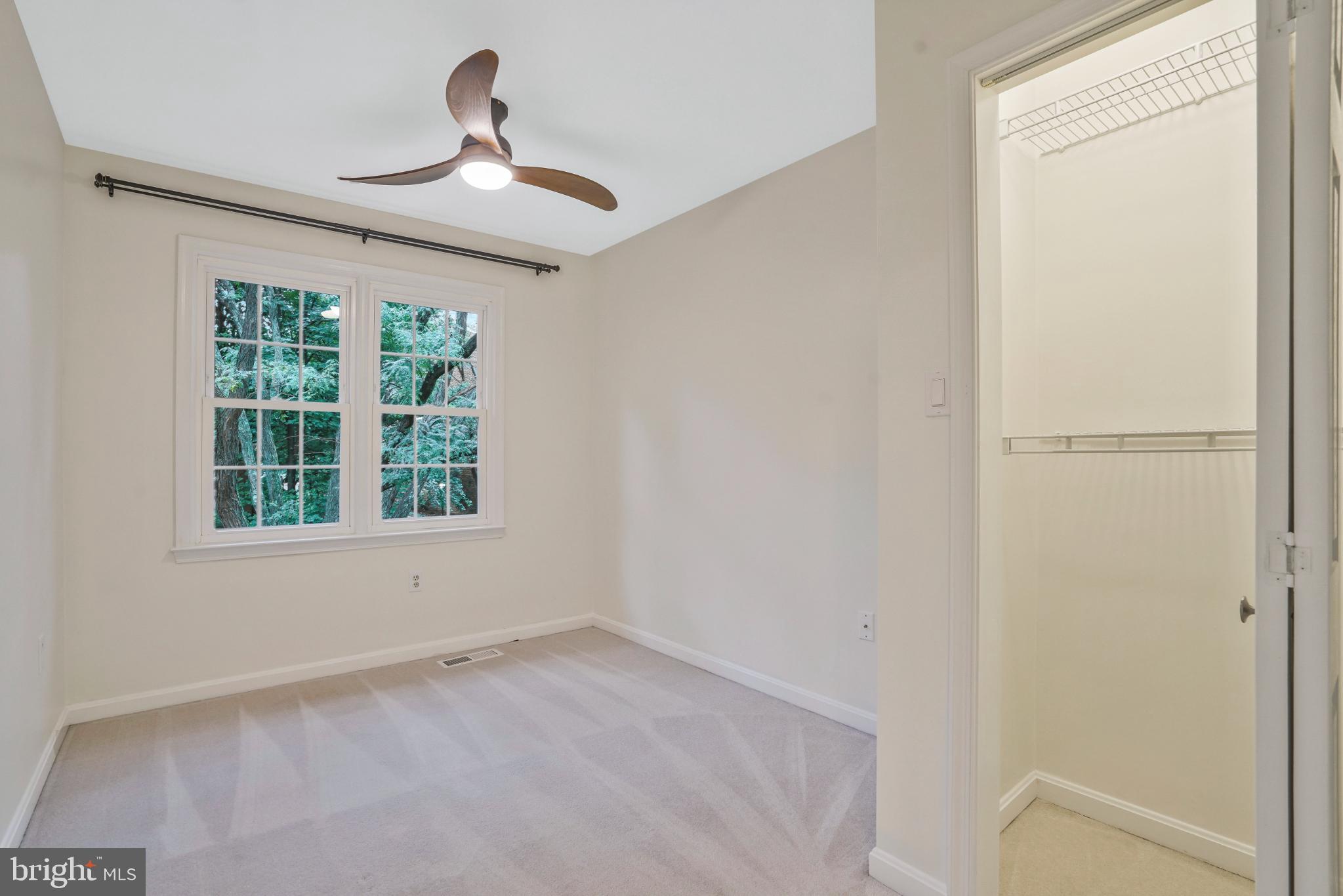 MANCHESTER SQUARE - Residential Lease