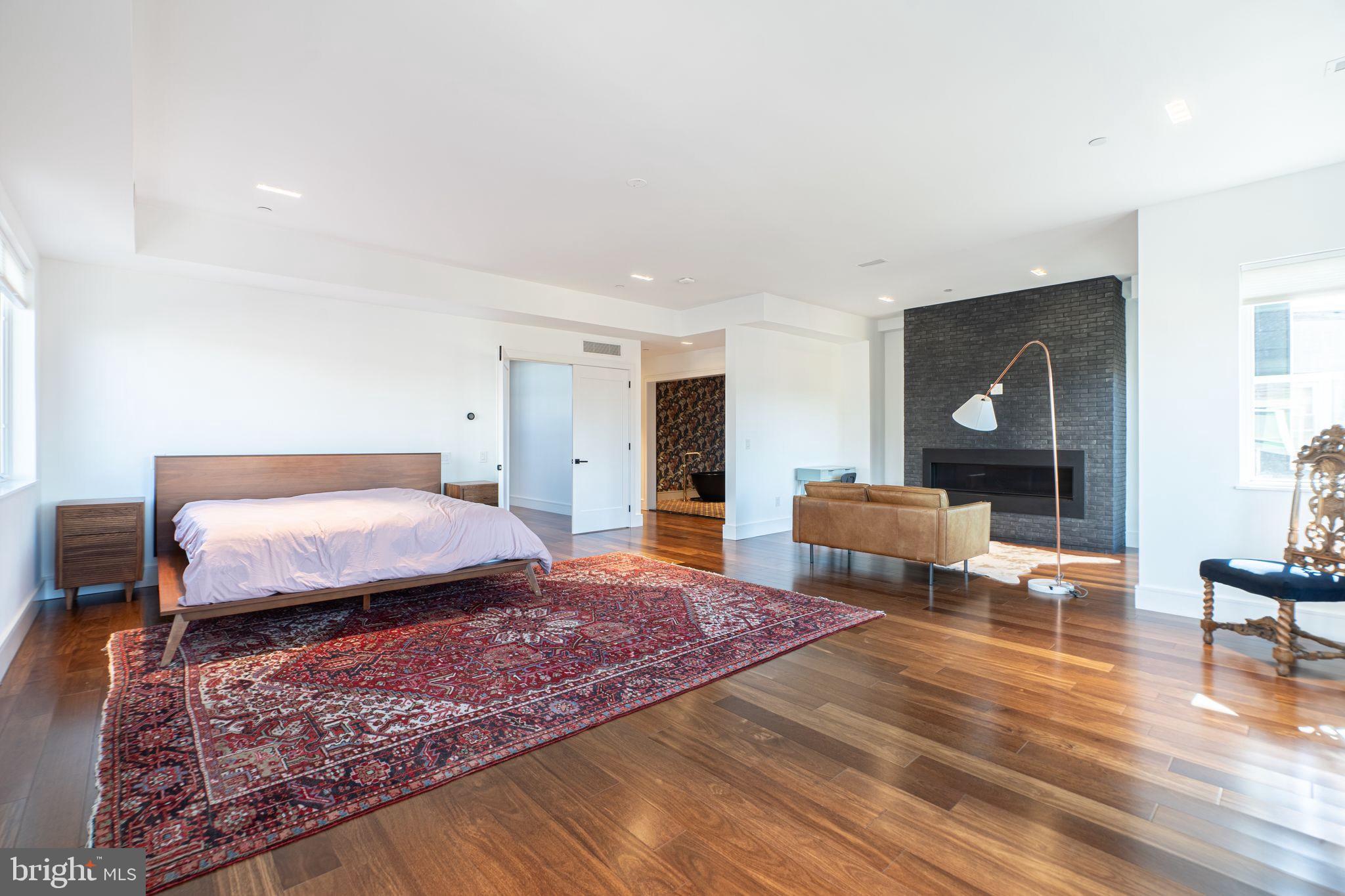 GRADUATE HOSPITAL - Residential