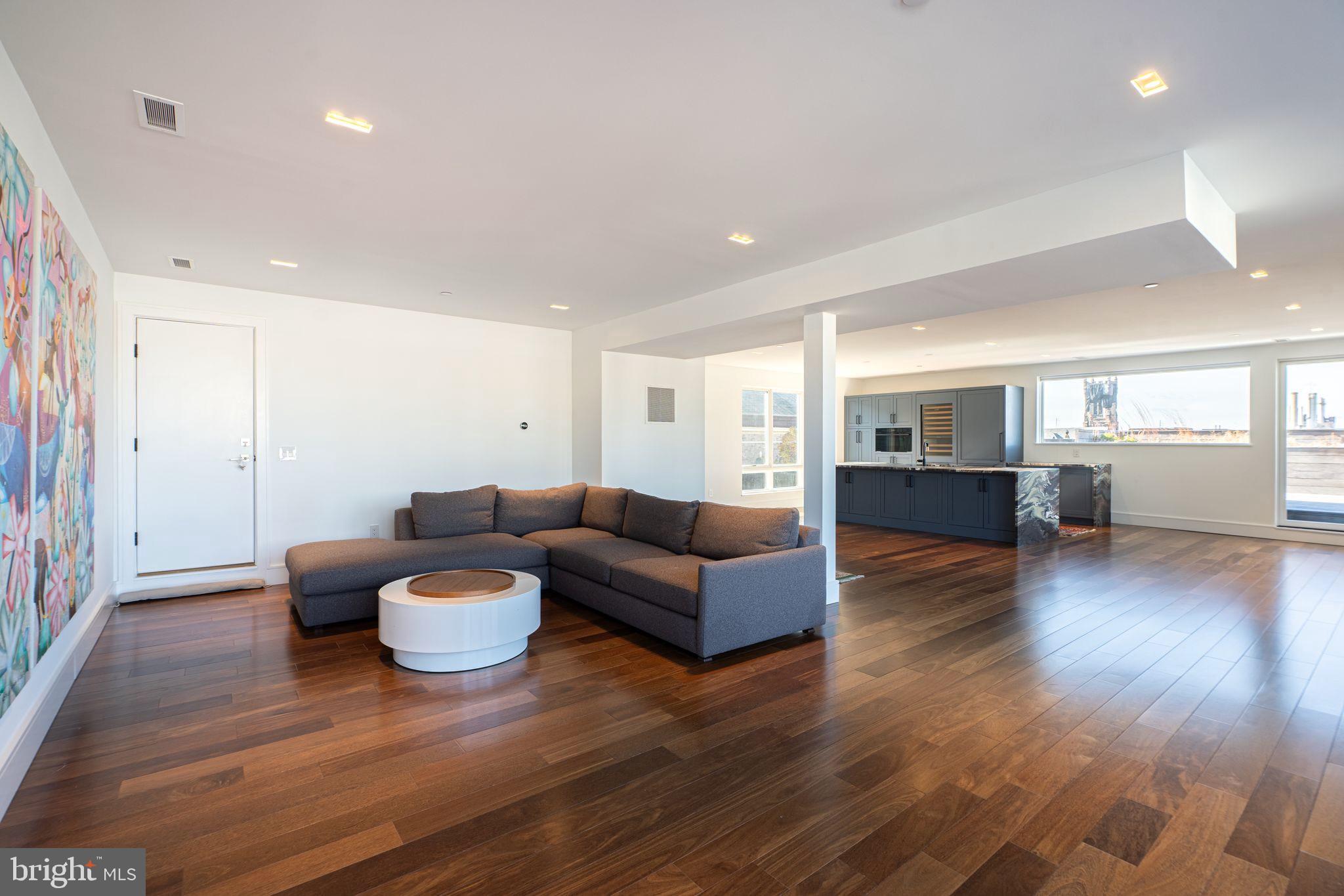 GRADUATE HOSPITAL - Residential