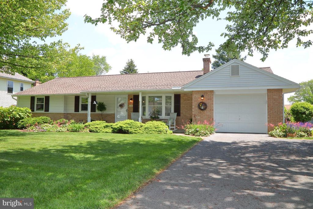 Photo of 1547 Duff Land Drive, Landisville, PA 17538 (MLS # PALA2050886)