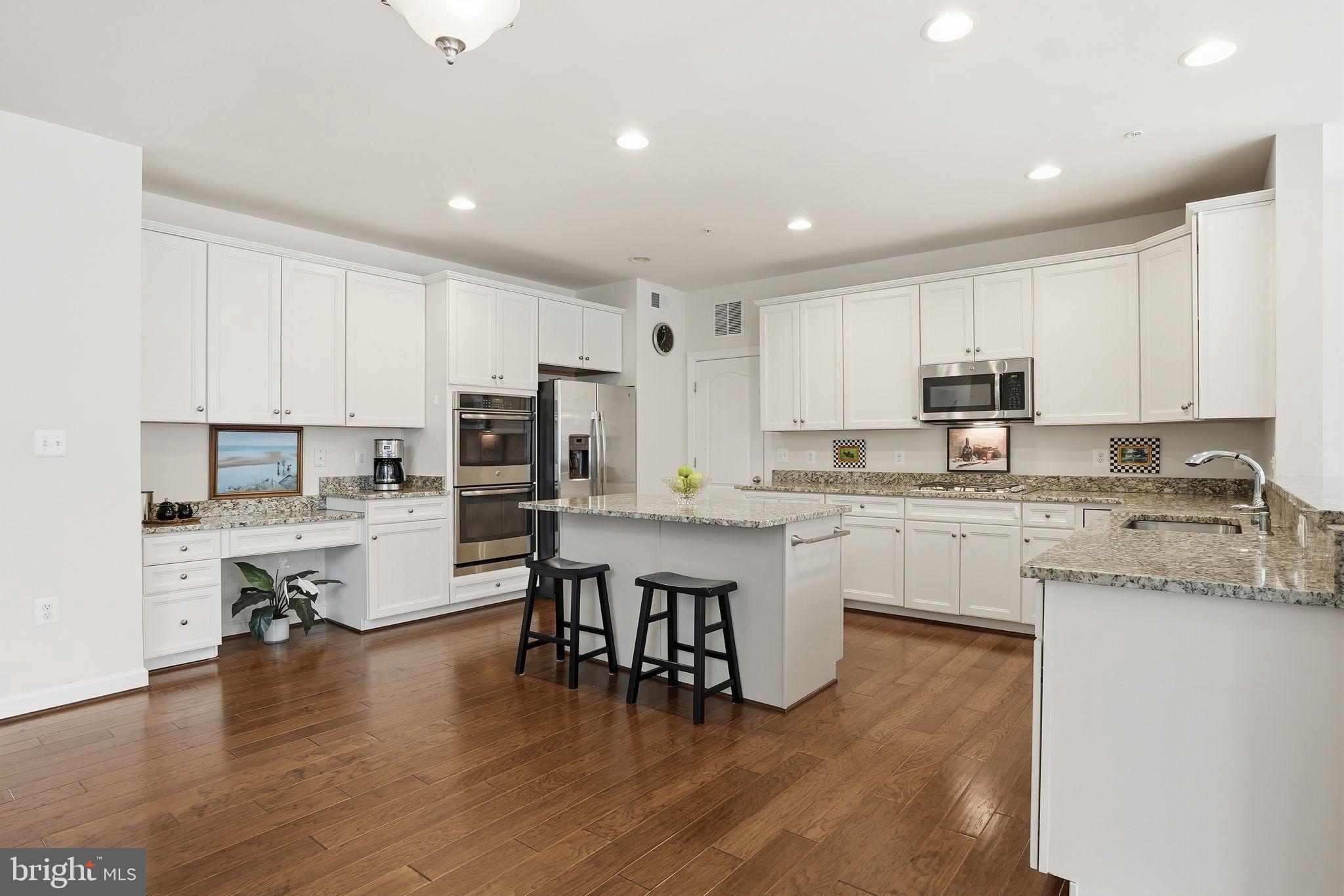 SOUTHPOINTE - Residential