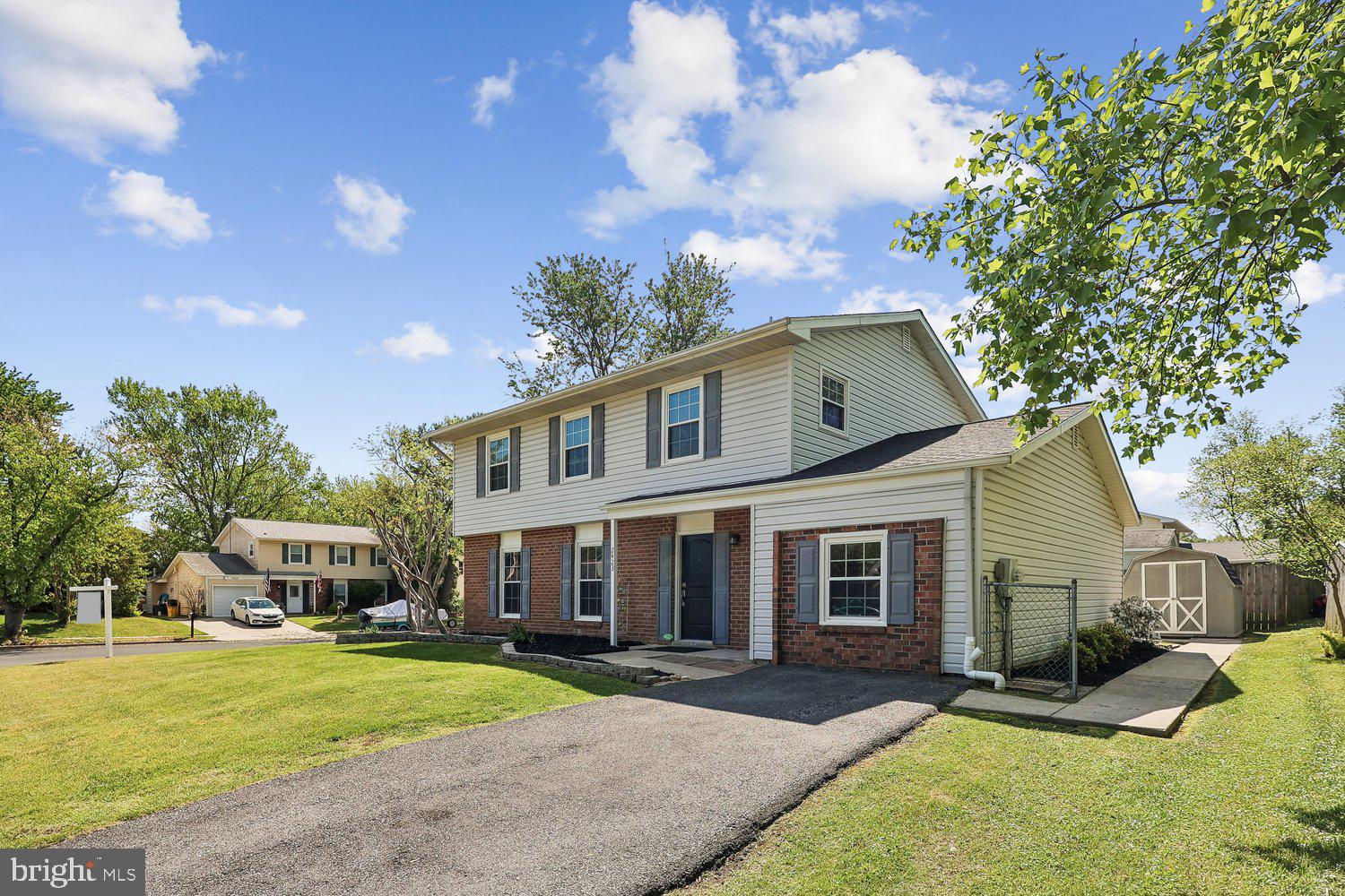 FOUR SEASONS ESTATES - Residential