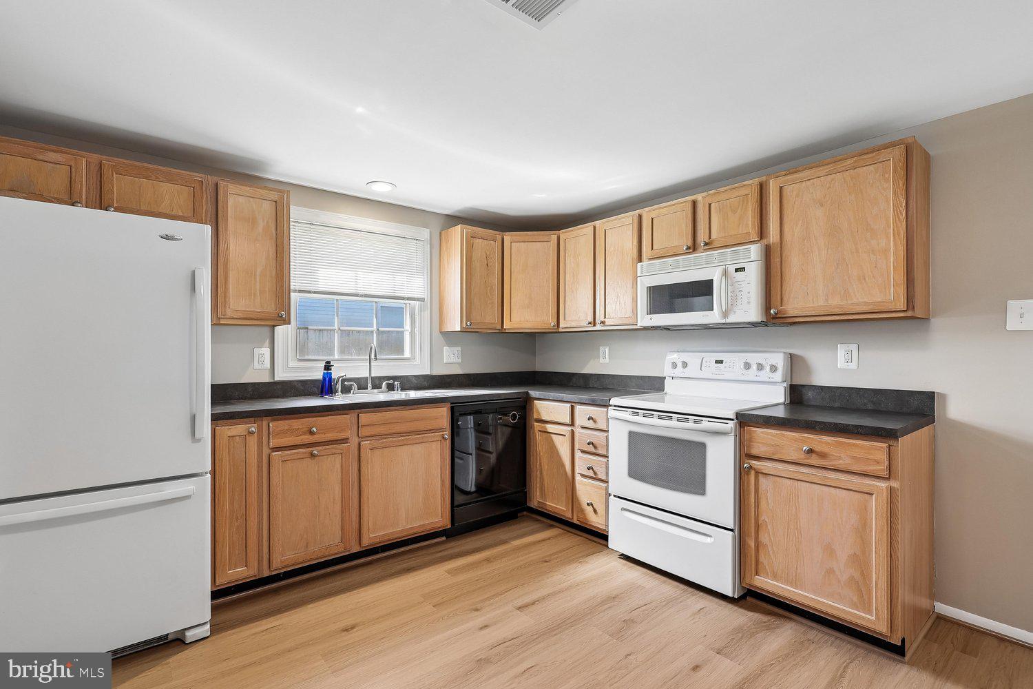 FOUR SEASONS ESTATES - Residential