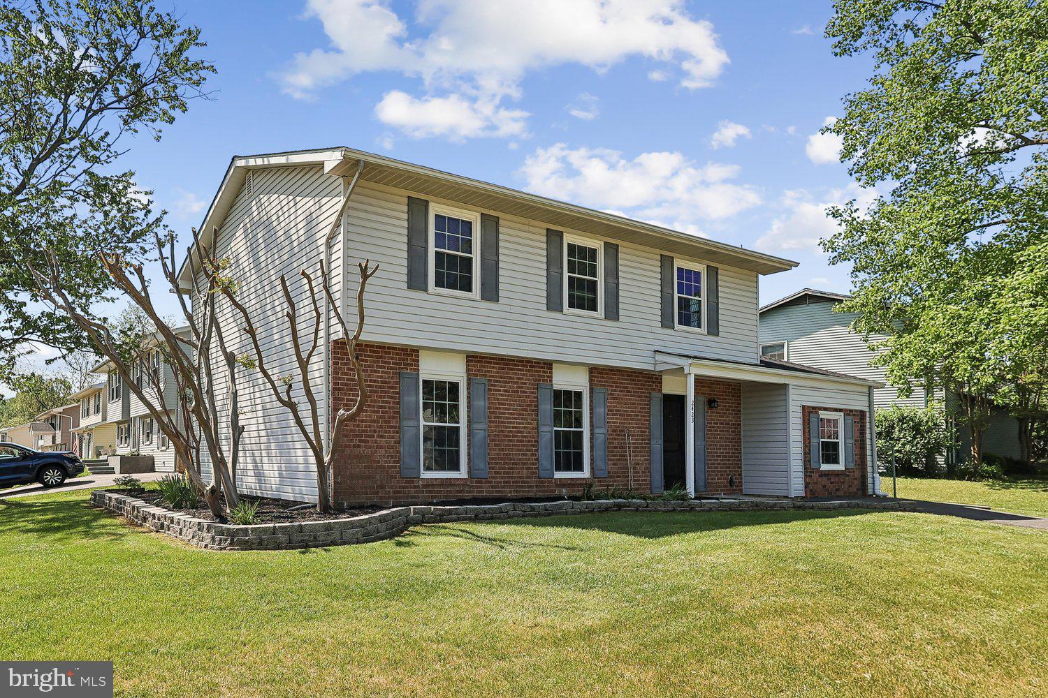 FOUR SEASONS ESTATES - Residential