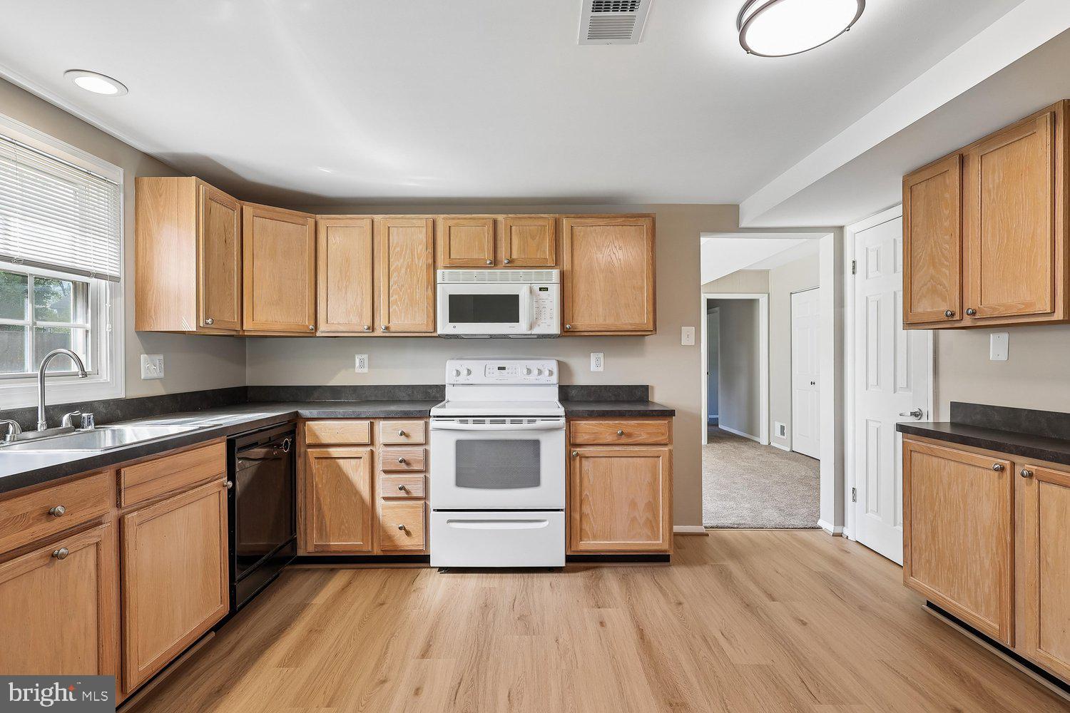 FOUR SEASONS ESTATES - Residential