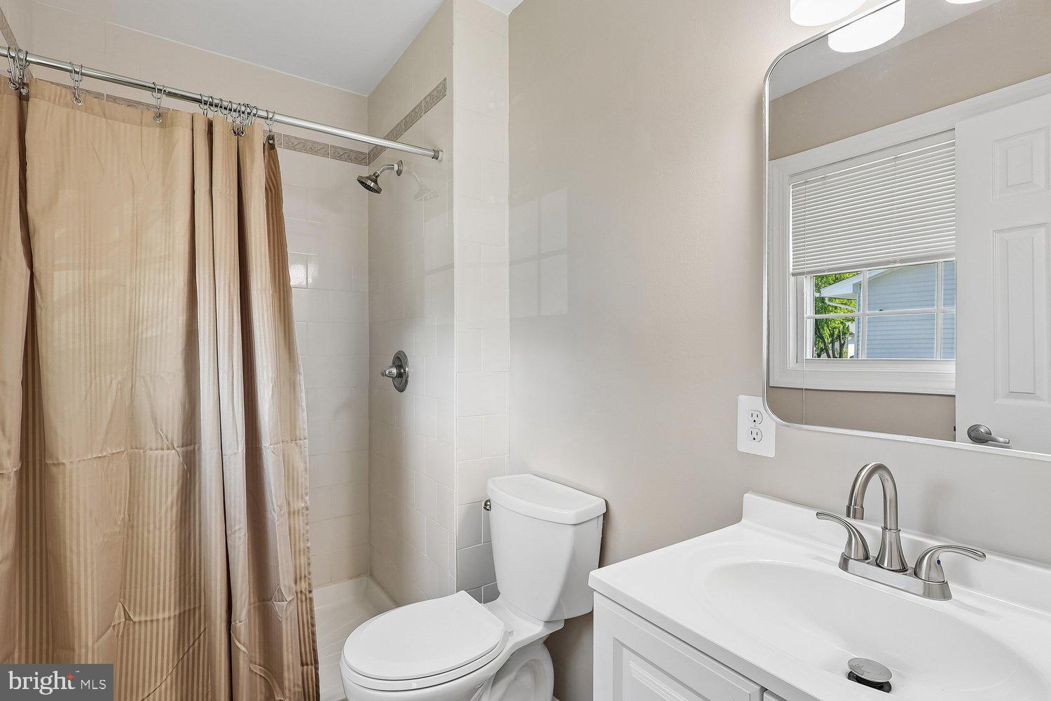 FOUR SEASONS ESTATES - Residential