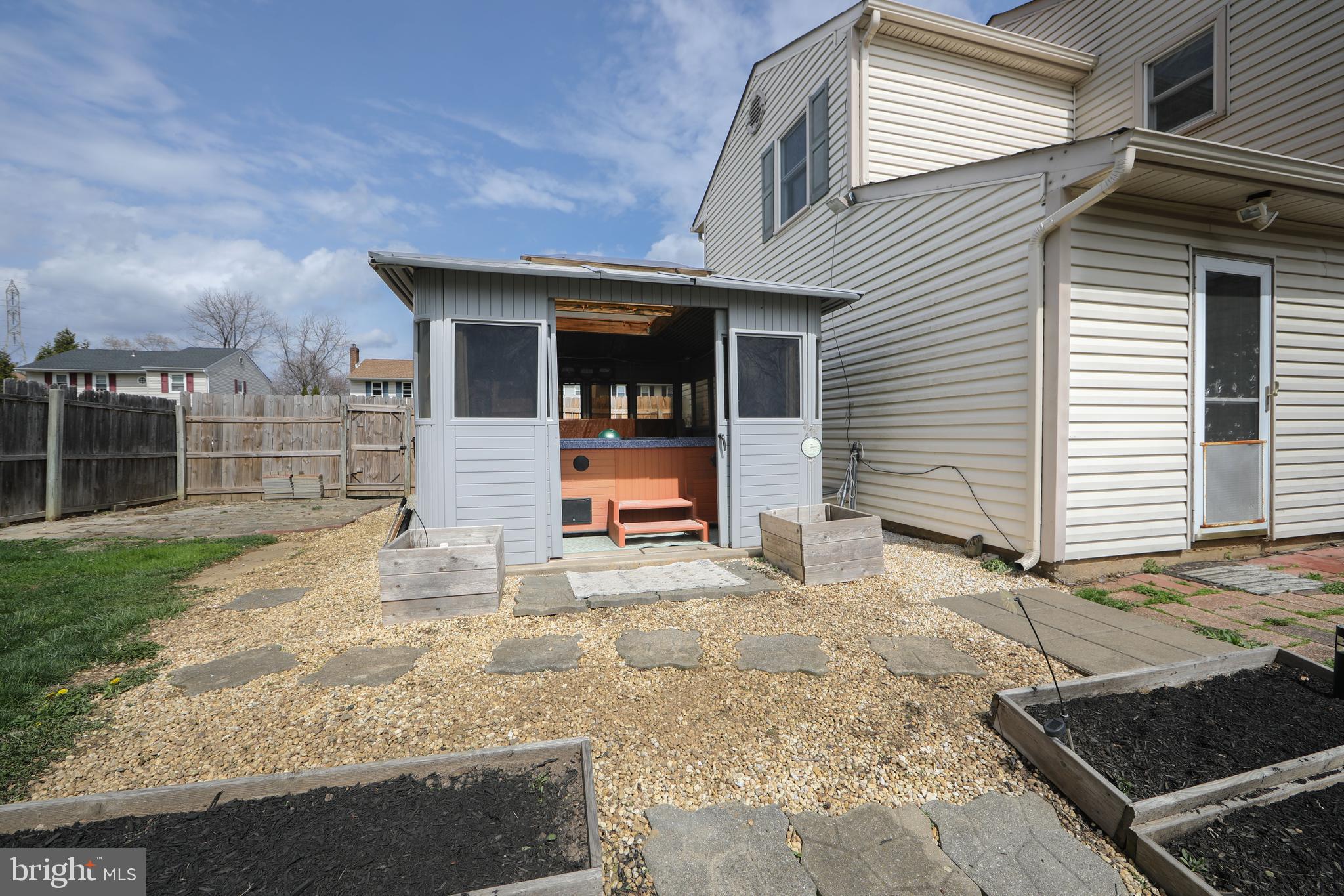 SALEM POINT - Residential